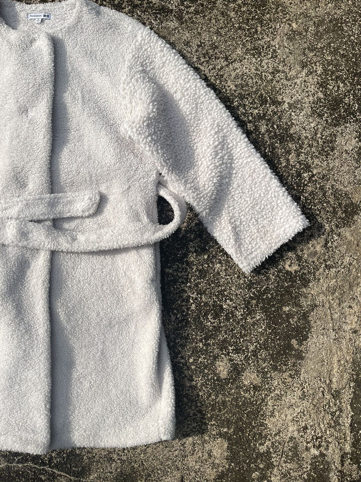 JW Anderson × Uniqlo JW Anderson x Uniqlo White Fleece Belted Coat M Size US M / EU 48-50 / 2 - 6 Thumbnail