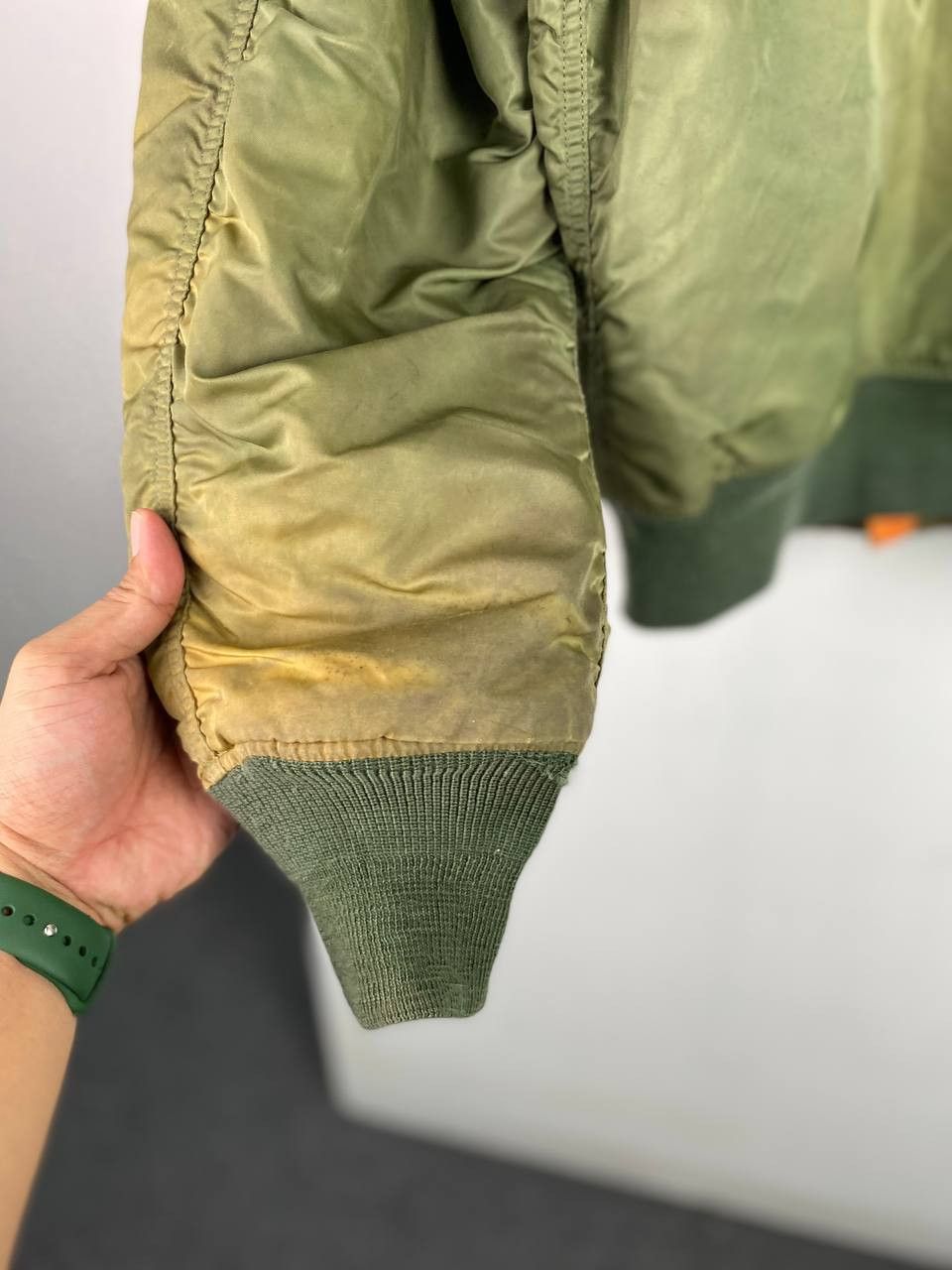 Alpha Industries alpha industries thrashed bomber jacket Size US L / EU 52-54 / 3 - 15 Thumbnail