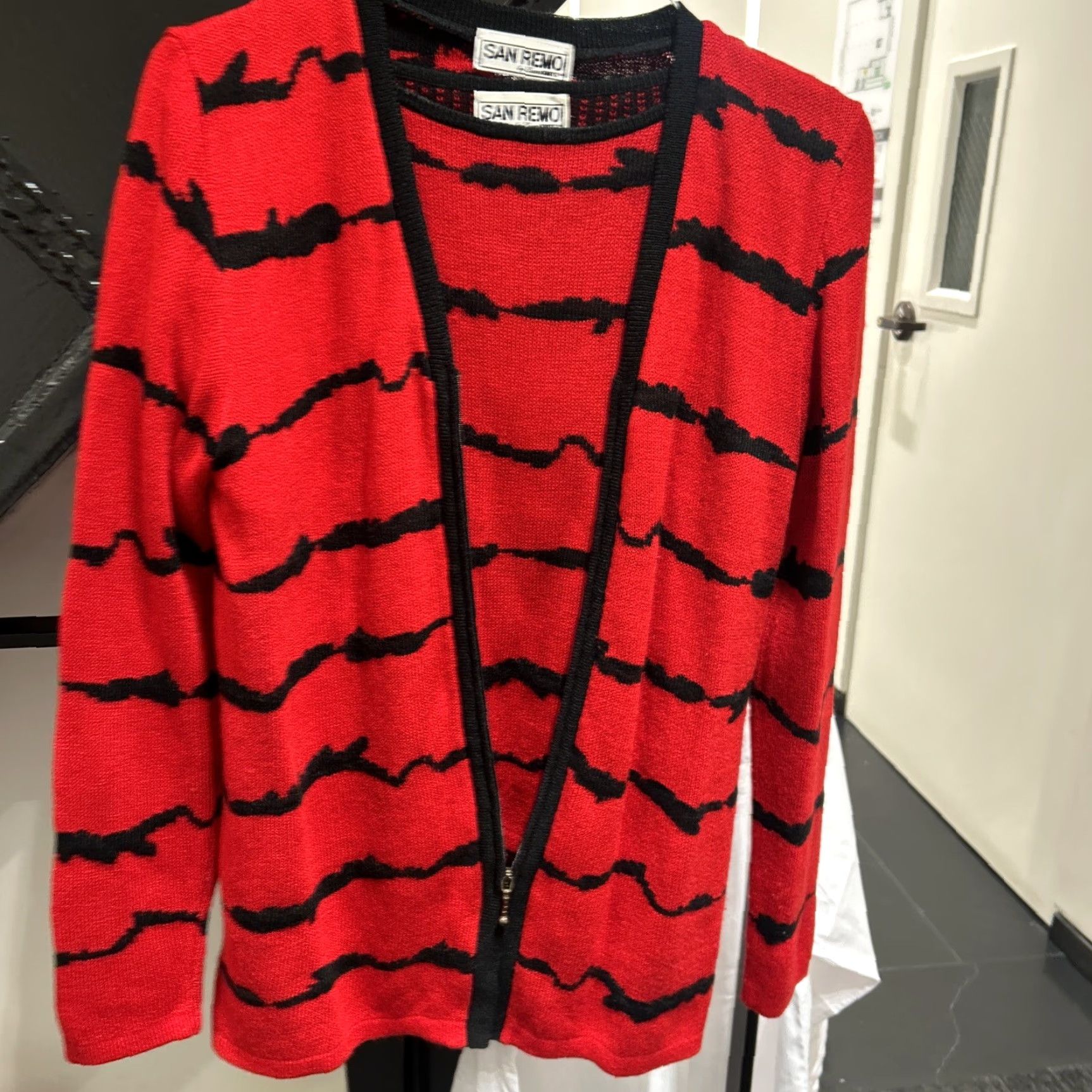 Vintage San Remo Womens Cardigan LARGE Red Zebra Buttons Size L / US 10 / IT 46 - 3 Thumbnail