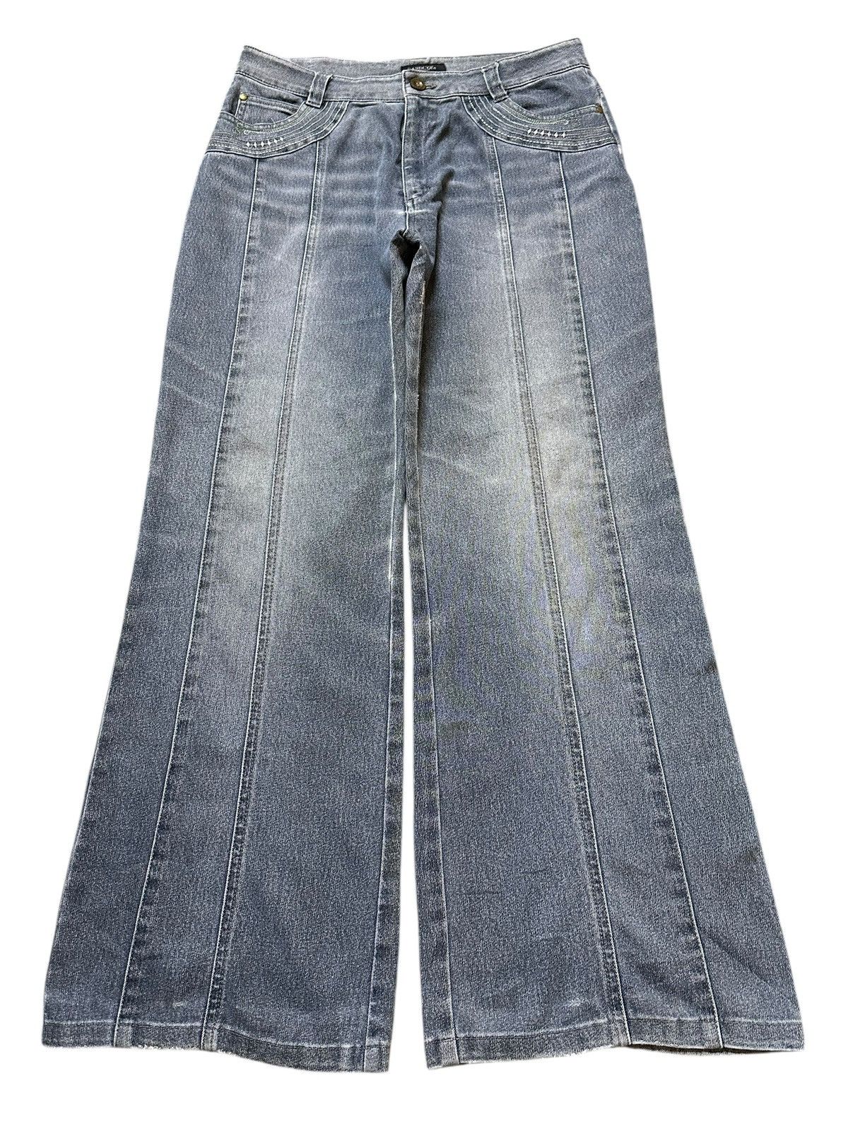 Japanese Brand Vintage Japanese Brand Blue Faded Wash Wide Leg Baggy Jeans Size US 30 / EU 46 - 1 Thumbnail