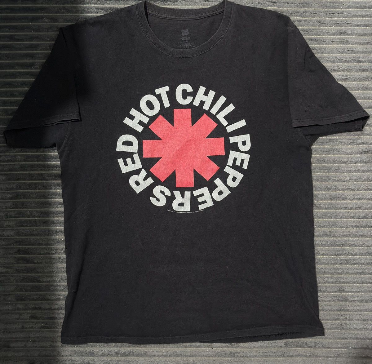 Vintage Red Hot Chili Peppers vintage t-shirt Size US L / EU 52-54 / 3 - 1 Thumbnail