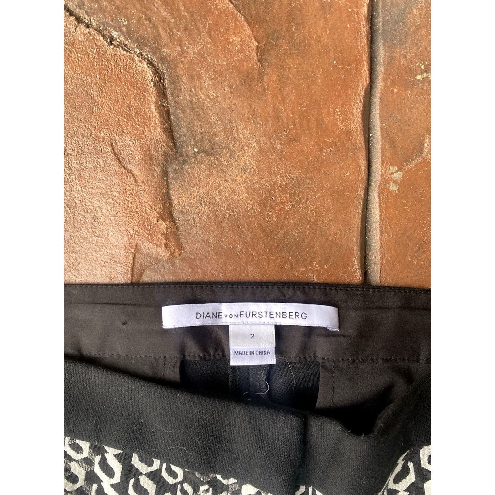Diane von Furstenberg Diane Von Furstenberg Pants Women 2 Black Wool Skinny Leg Ankle Pocket Vintage No Pattern Size 26" / US 2 / IT 38 - 2 Thumbnail
