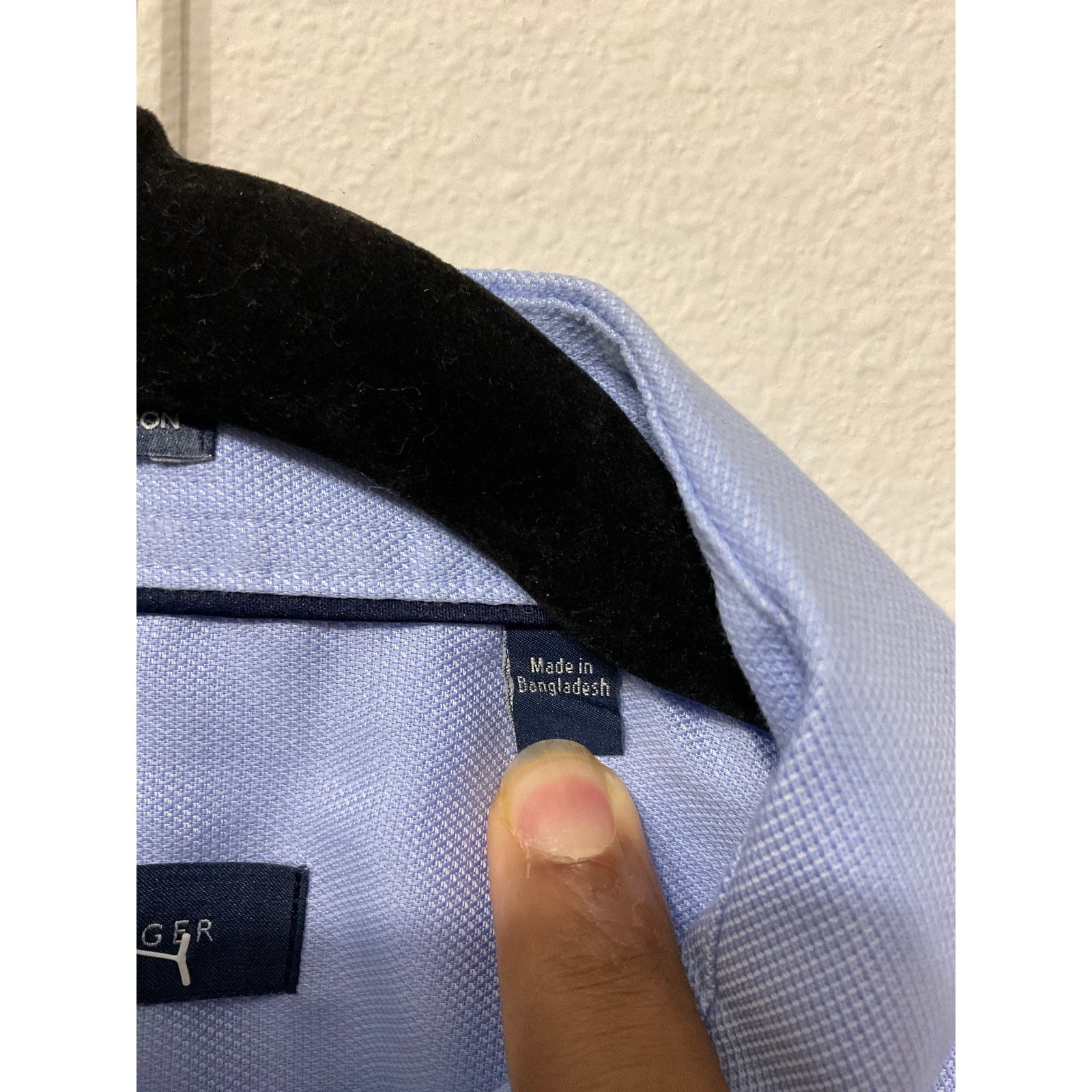 Tommy Hilfiger Preloved Tommy Hilfiger Men's Blue Shirt Sz 17-17.5/34-35 Size US XL / EU 56 / 4 - 3 Thumbnail