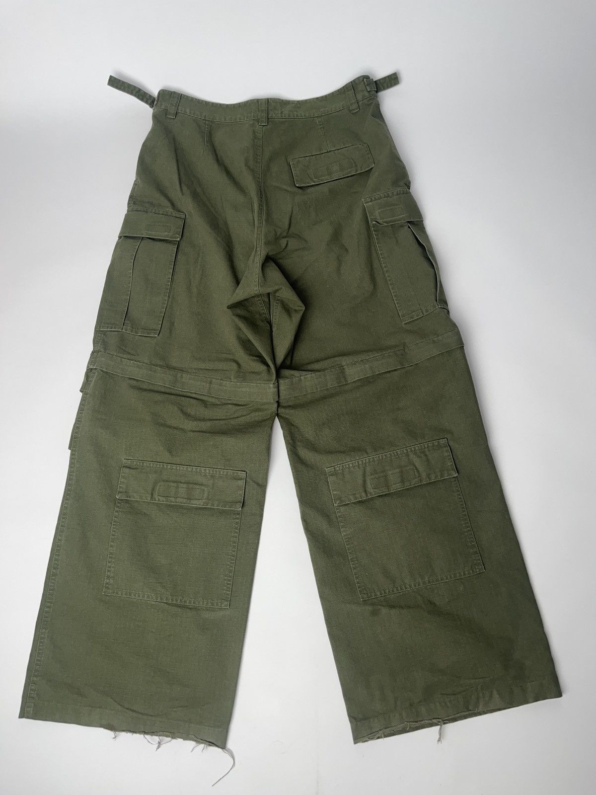 Balenciaga AW2020 large wide leg ripstop convertible cargo pants Size US 30 / EU 46 - 3 Thumbnail