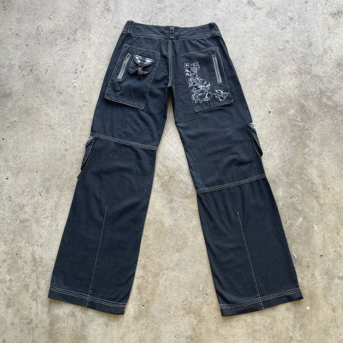 Japanese Brand Vintage Japanese Black Cargo Baggy Pants Tactical W30 Size US 30 / EU 46 - 10 Thumbnail