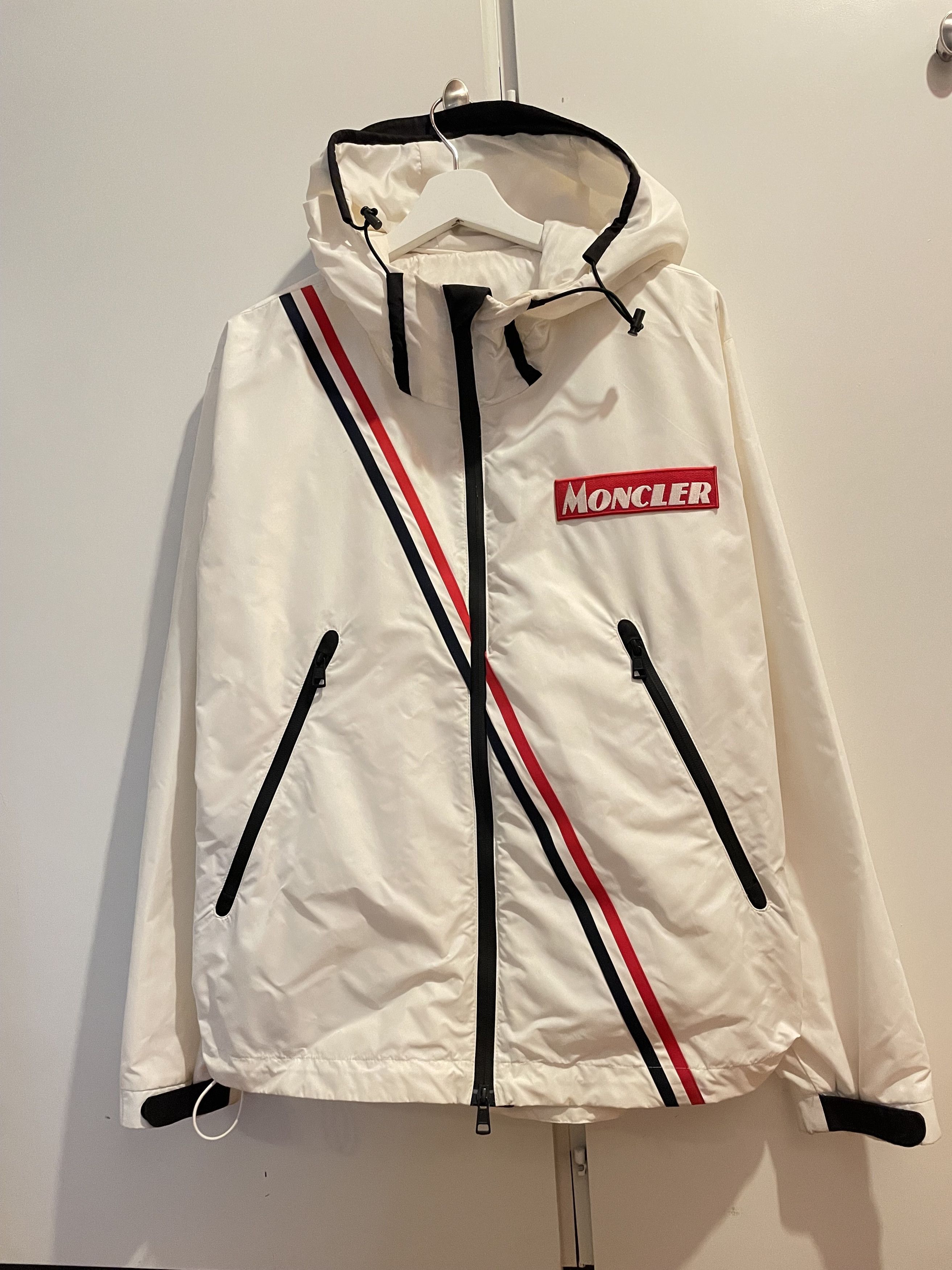 Image of Moncler Trakehner Hooded Jacket in White, Men's (Size XL)