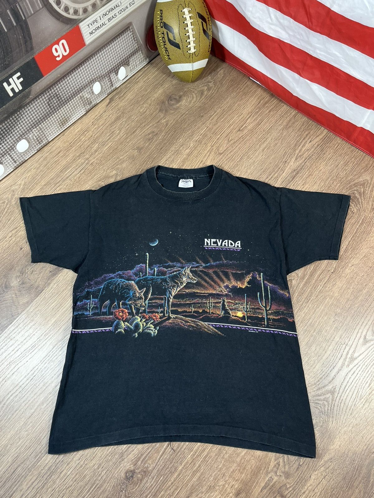 Vintage Vintage 90s Nevada T Shirt Wolf Size US XL / EU 56 / 4 - 1 Thumbnail