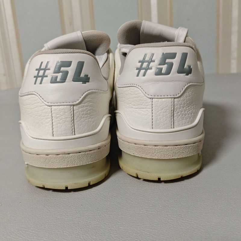 Louis Vuitton Louis Vuitton White Trainer Fashion Sneakers - Size US 8.5 / EU 41-42 - 1 Thumbnail