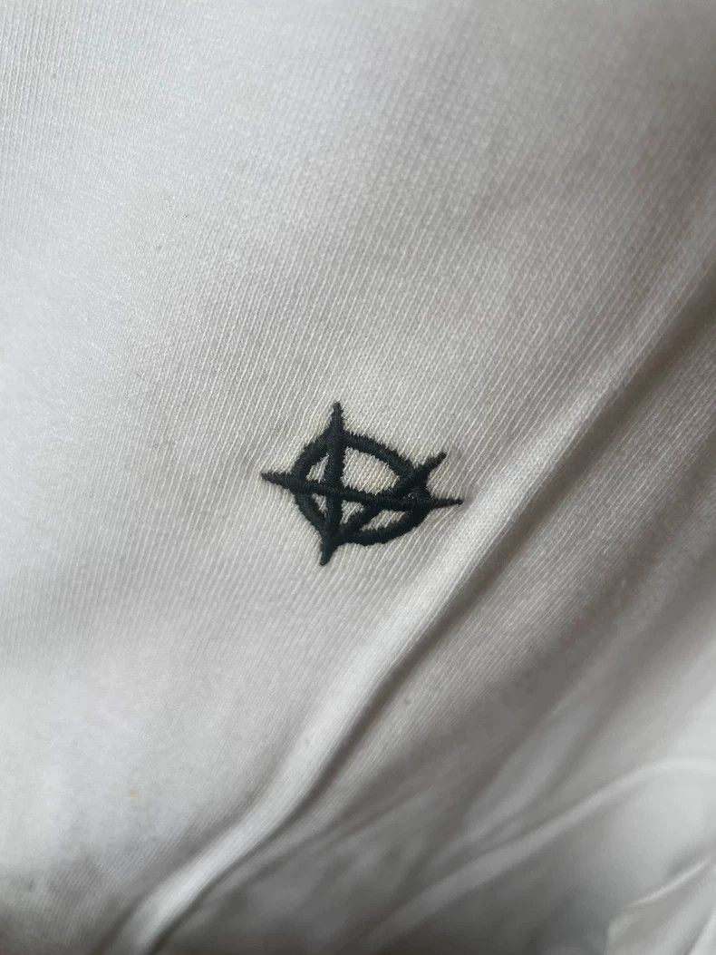 Vetements Vetements Brand Anti-War V Embroidered T-Shirt, Size XS Size US XS / EU 42 / 0 - 2 Thumbnail