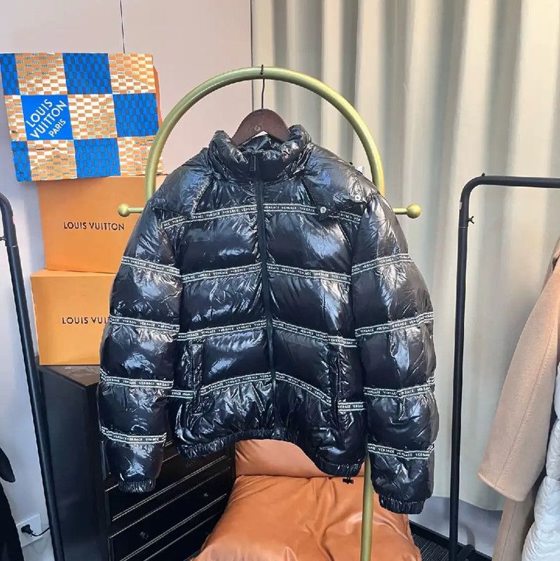 Versace Versace Women's Black Nylon Puffer Jacket 0089 Size M / US 6-8 / IT 42-44 - 1 Thumbnail