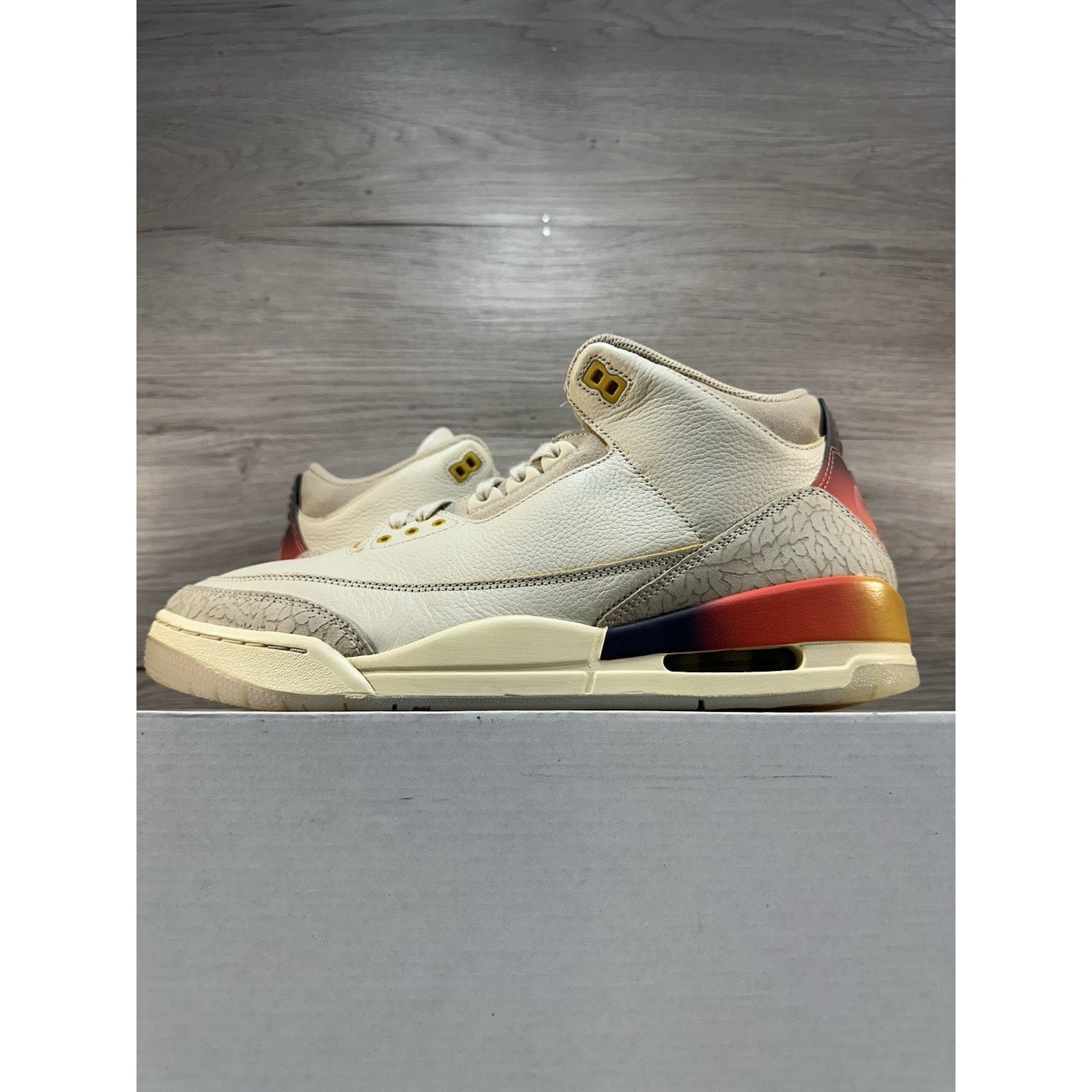 J Balvin × Jordan Brand Jordan 3 Retro x J. Balvin Medellin Sunset - Size 12 Size US 12 / EU 45 - 1 Thumbnail
