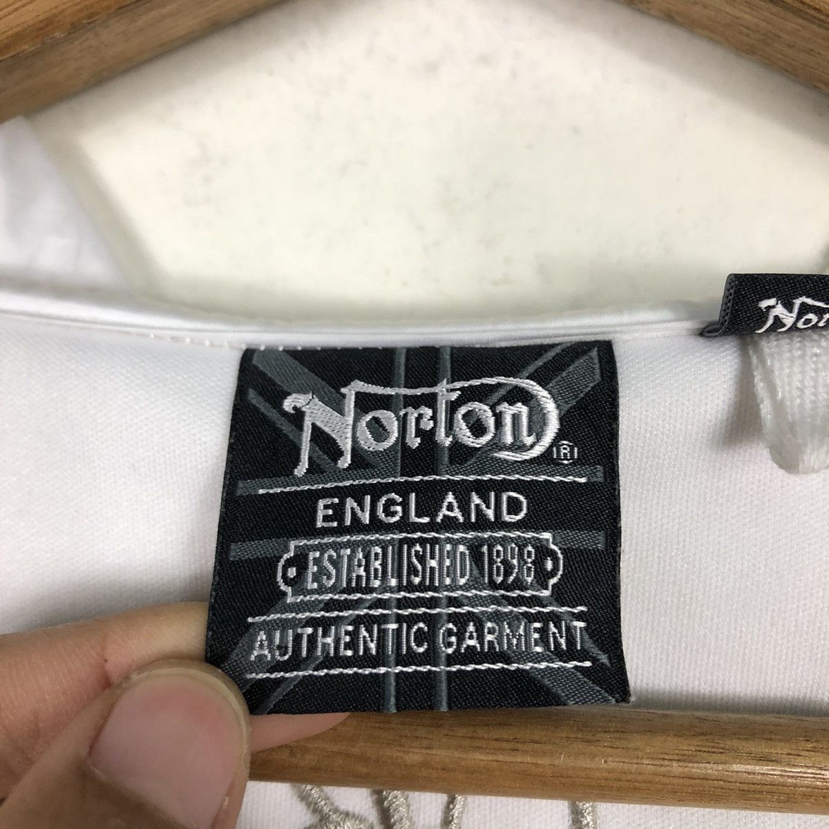 Japanese Brand Rich White Zipper Jacket Hoodie Norton Big Logo Embroidered Size US L / EU 52-54 / 3 - 22 Thumbnail