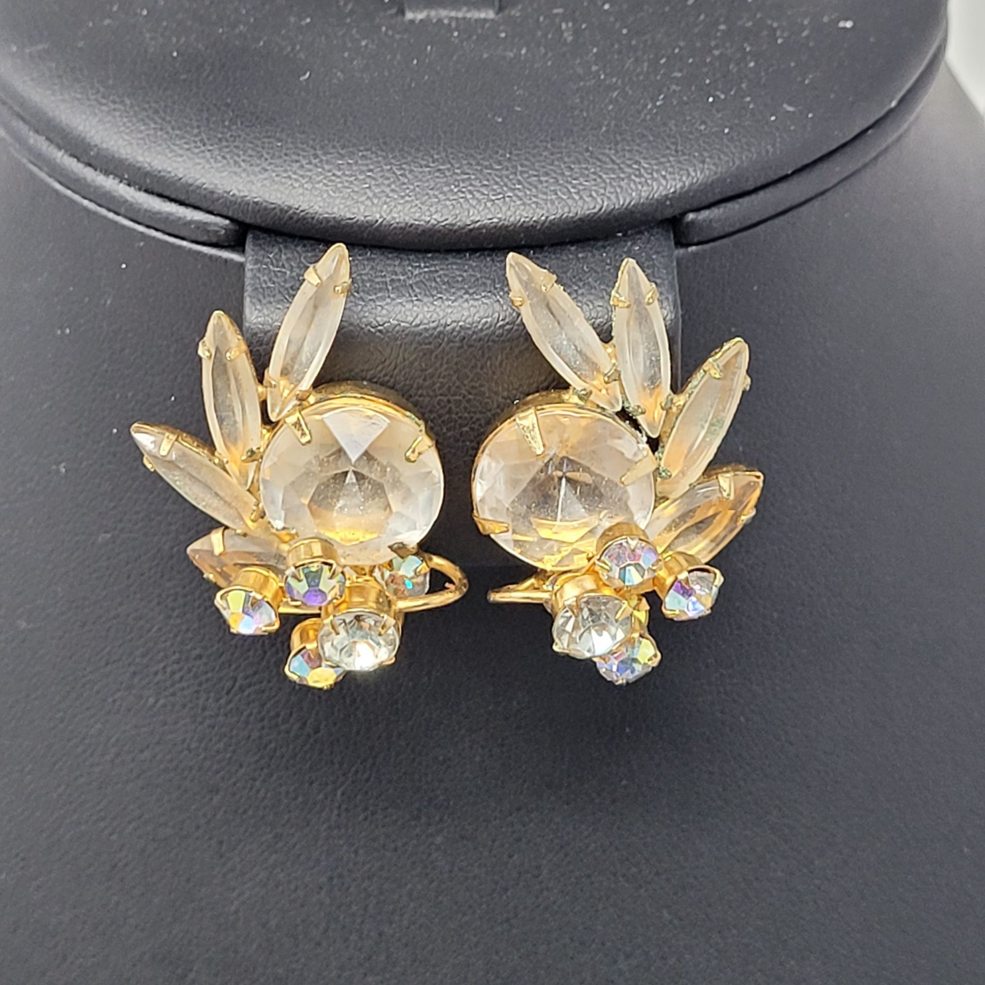 Vintage Vintage Gold-Tone Crystal Rhinestone Climber Clip-On Earring Size ONE SIZE - 6 Thumbnail