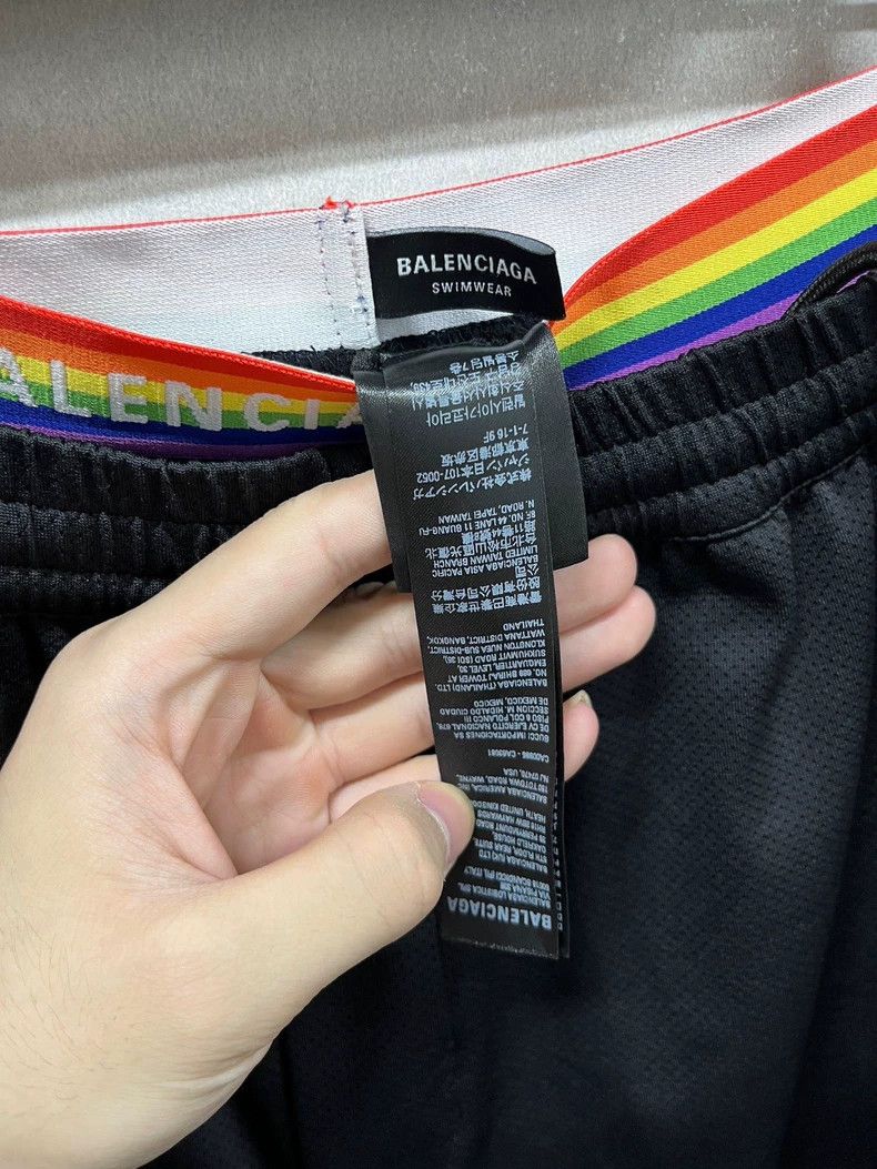 Balenciaga Balenciaga size S Casual Short Pants Mid Rise Rainbow Stri Size US 27 - 4 Thumbnail