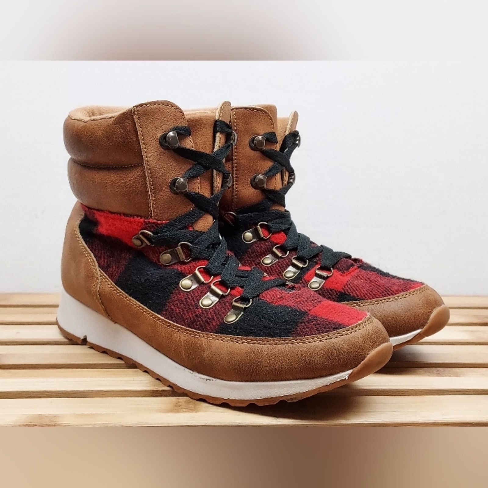 American Eagle Outfitters American Eagle Womens | Red Flannel | Winter Boots Size 9 Size US 9 / IT 39 - 2 Thumbnail