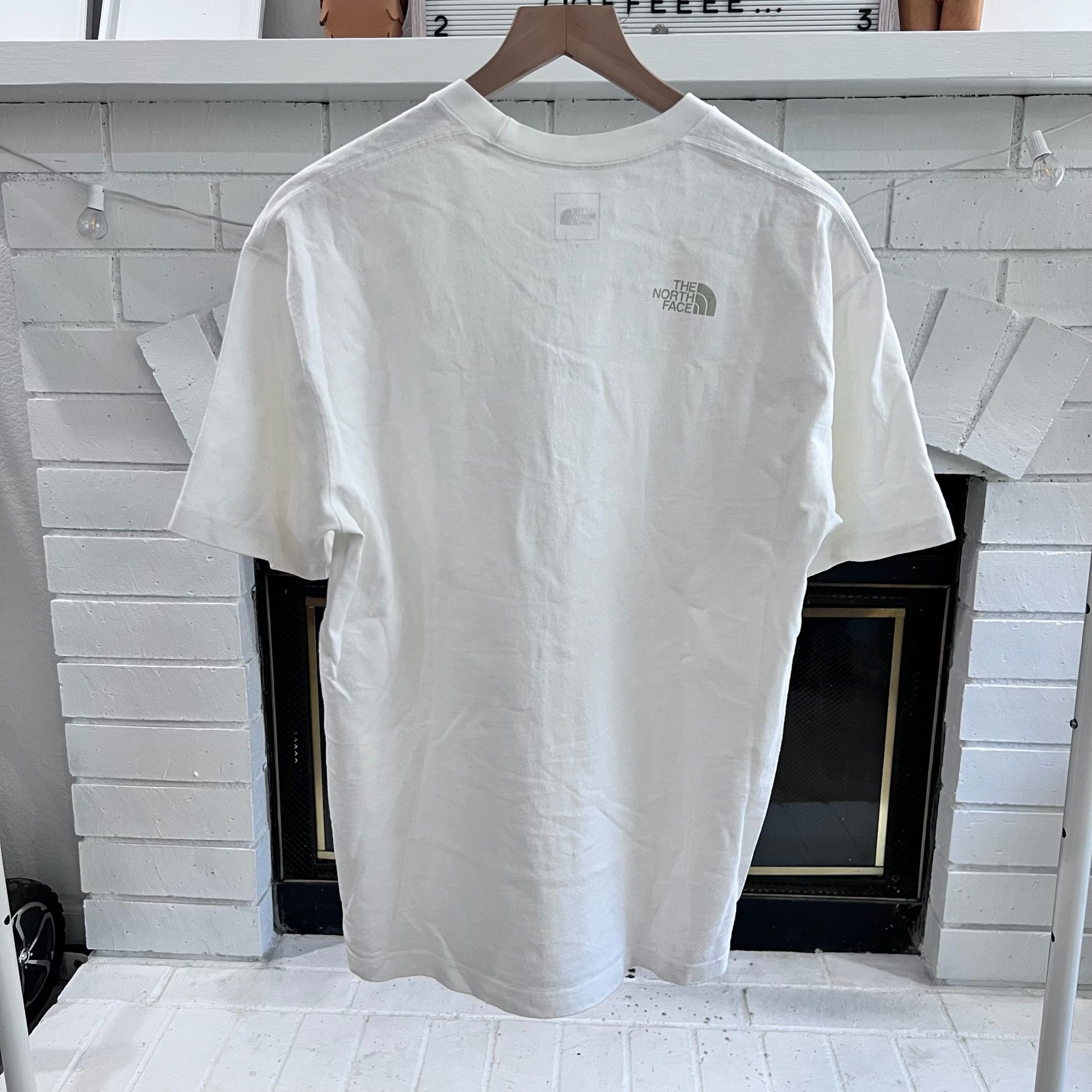 The North Face The North Face Half Dome Logo White Tshirt Soft Grey Logo Size US L / EU 52-54 / 3 - 3 Thumbnail