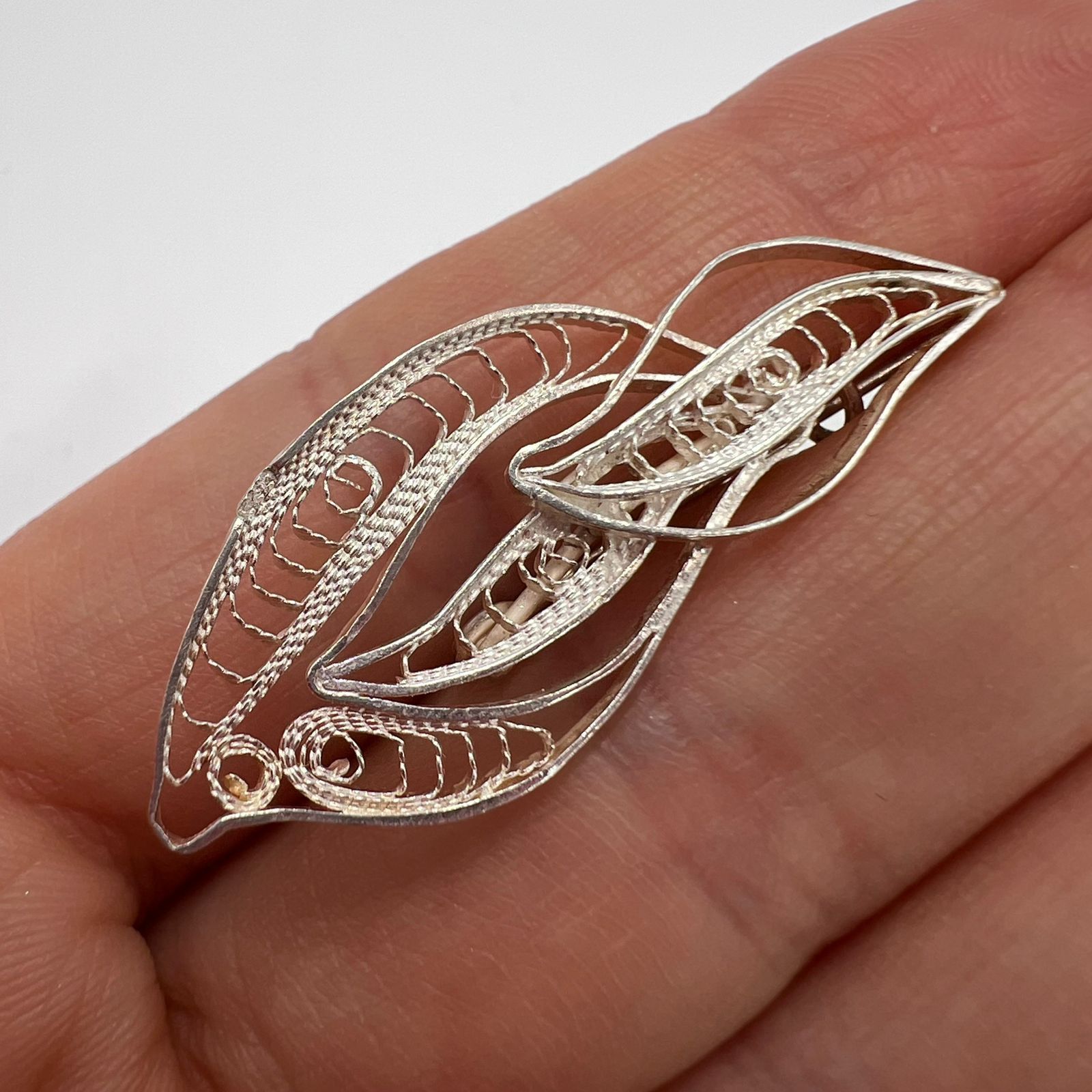 Vintage Retro Vintage 960 Silver Filigree Leaf Brooch Handmade Size ONE SIZE - 3 Thumbnail