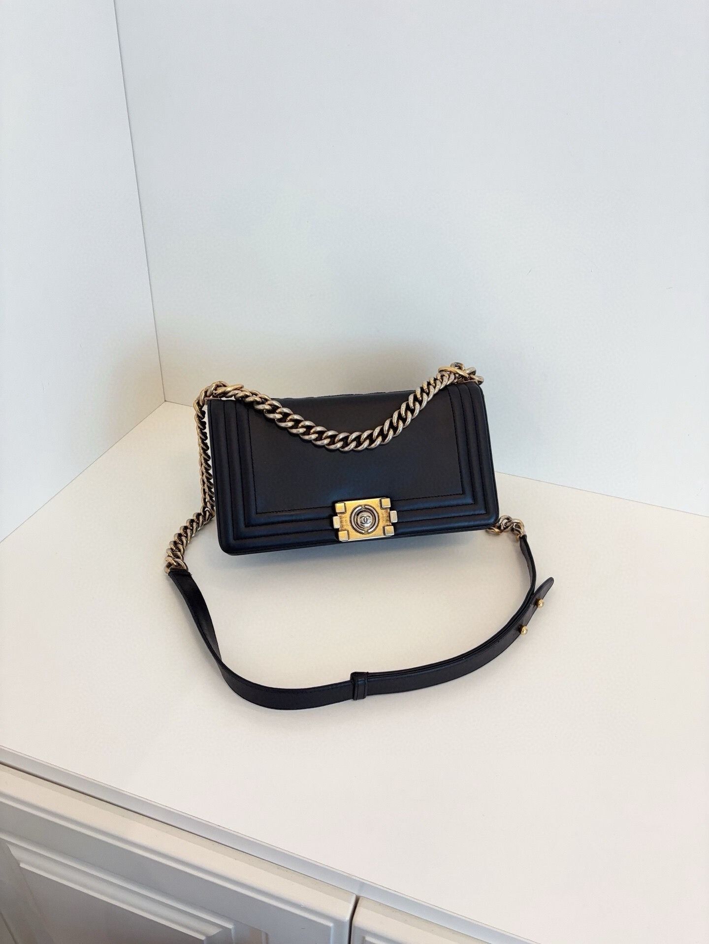 Chanel Pre-loved Bag Very good condition Size ONE SIZE - 1 Thumbnail