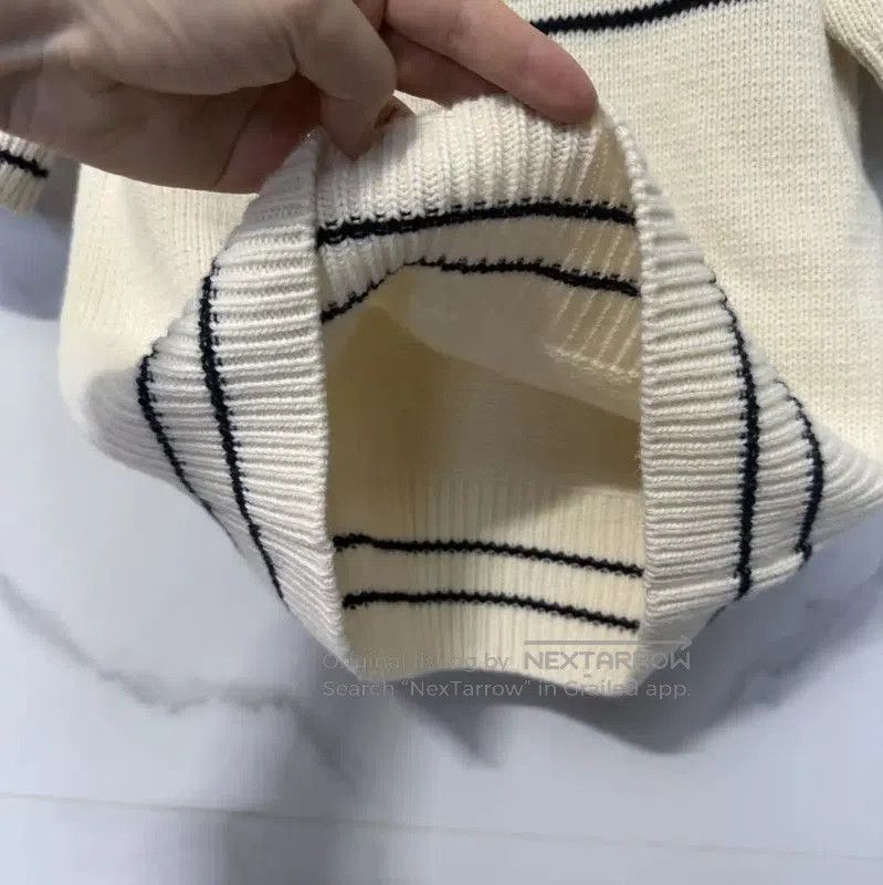 Dior Dior Women's White Wool Short Sleeve Sweater . Size M / US 6-8 / IT 42-44 - 4 Thumbnail