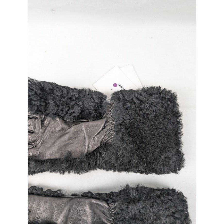 Bottega Veneta o1rshd1 Size: 9 / Gloves Teddy Shearling in Black Size ONE SIZE - 9 Thumbnail