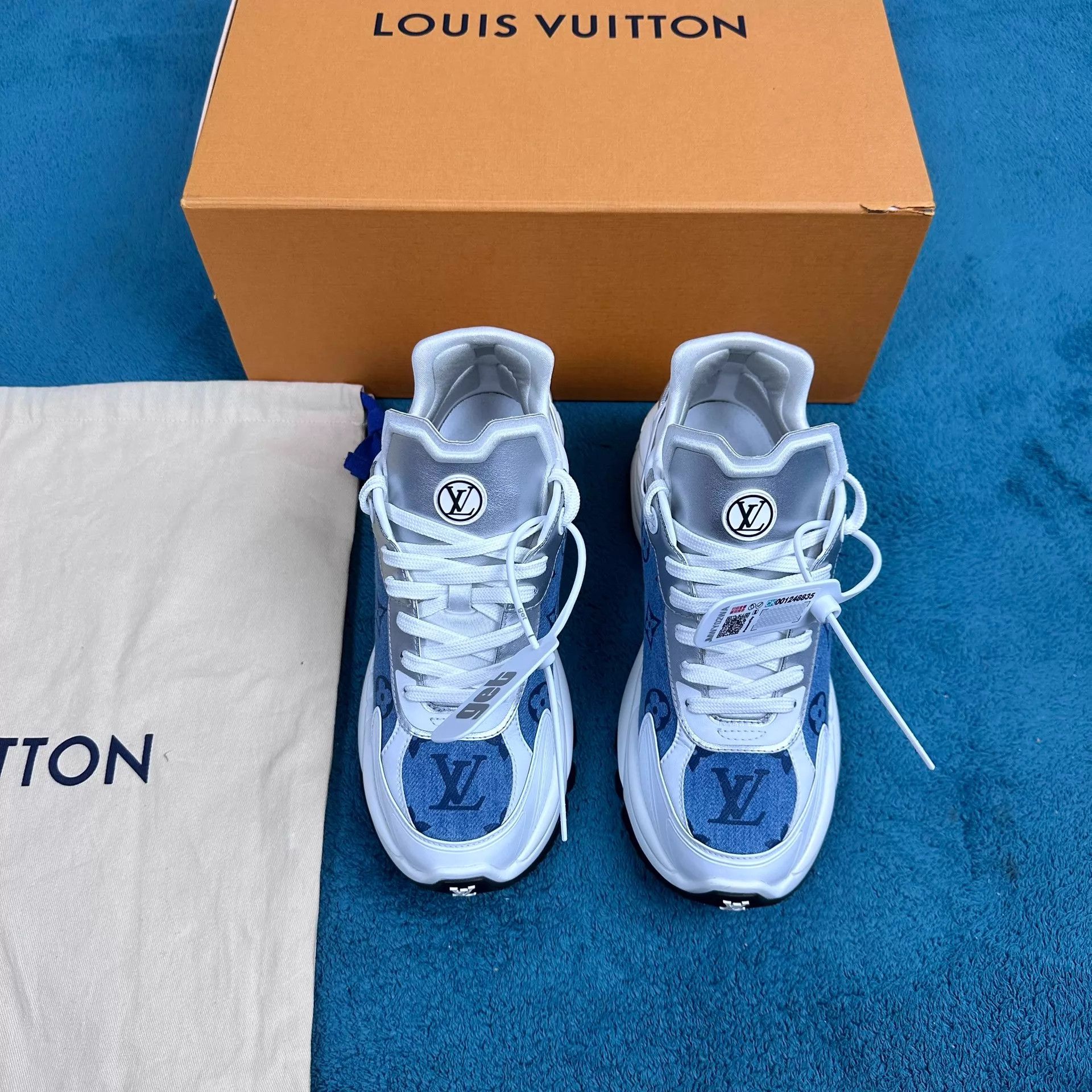 Louis Vuitton LV Run55 Denim Low-Top Shoe White/Blue EU38 Size US 7.5 / IT 37.5 - 1 Thumbnail
