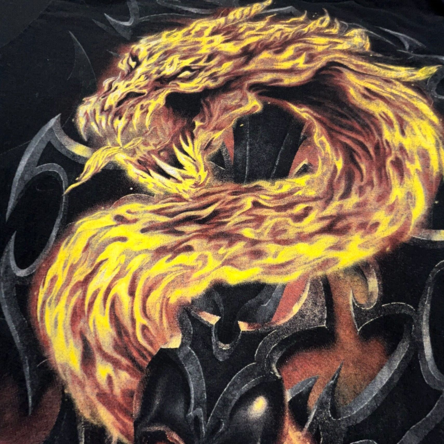 Vintage VINTAGE Spiral T-Shirt Men L Black Skull Fire Flames Dragon Tattoo Shirt Size US L / EU 52-54 / 3 - 4 Thumbnail