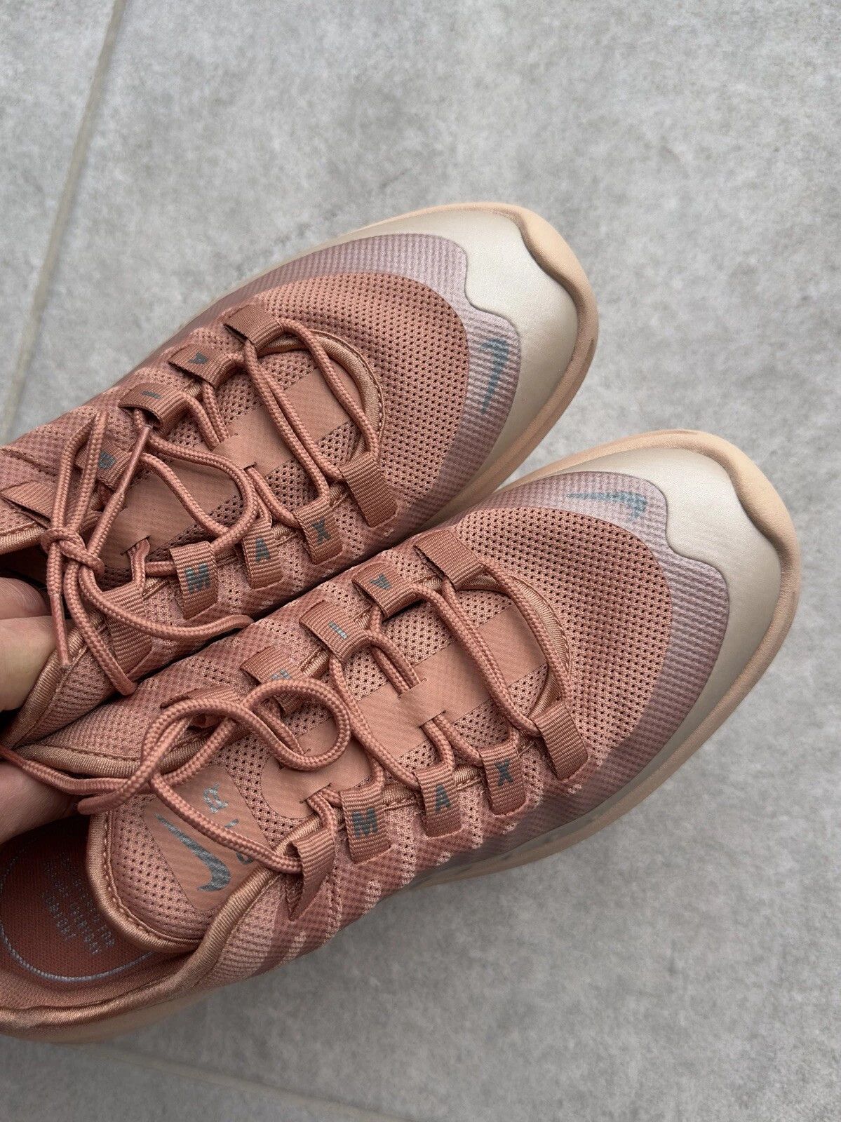 Nike Nike Air Max Axis Rose Blush Womens Running Shoes Size US 8.5 / IT 38.5 - 4 Thumbnail