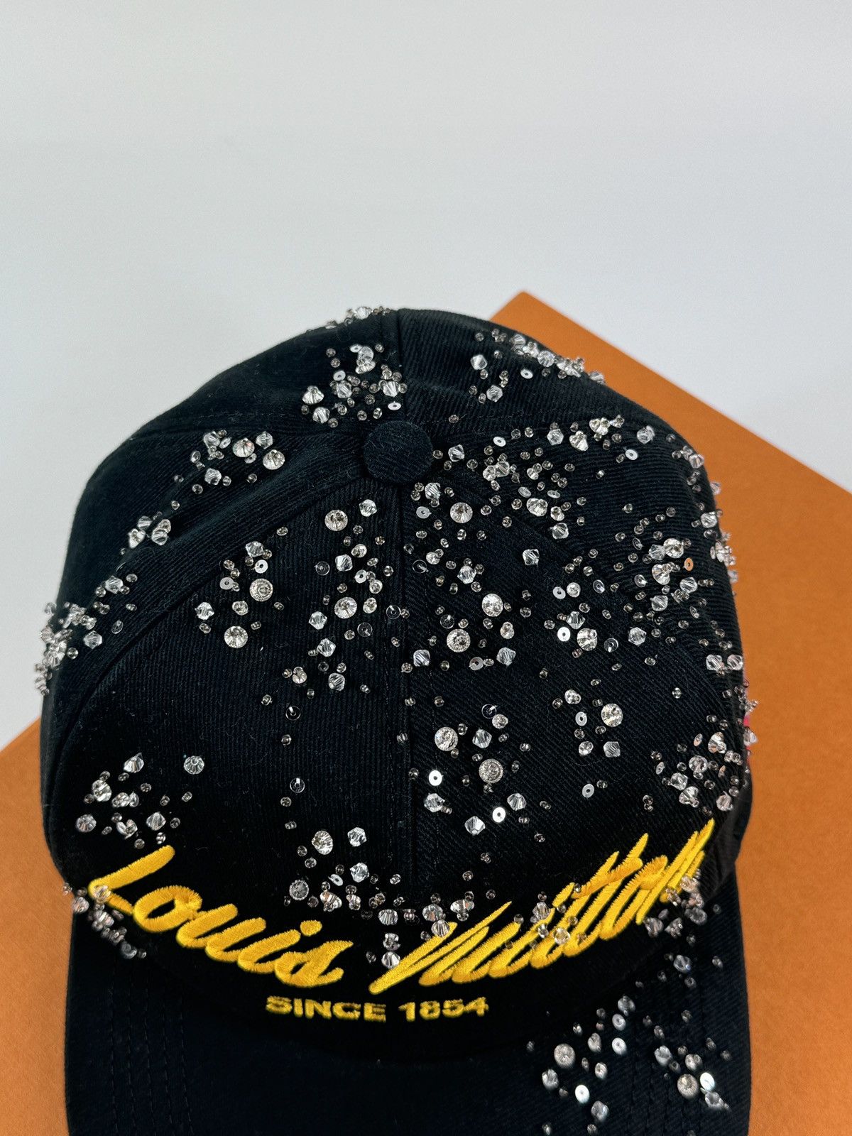 Louis Vuitton SS22 CRYSTAL DETAIL CAP M RARE Size ONE SIZE - 7 Thumbnail