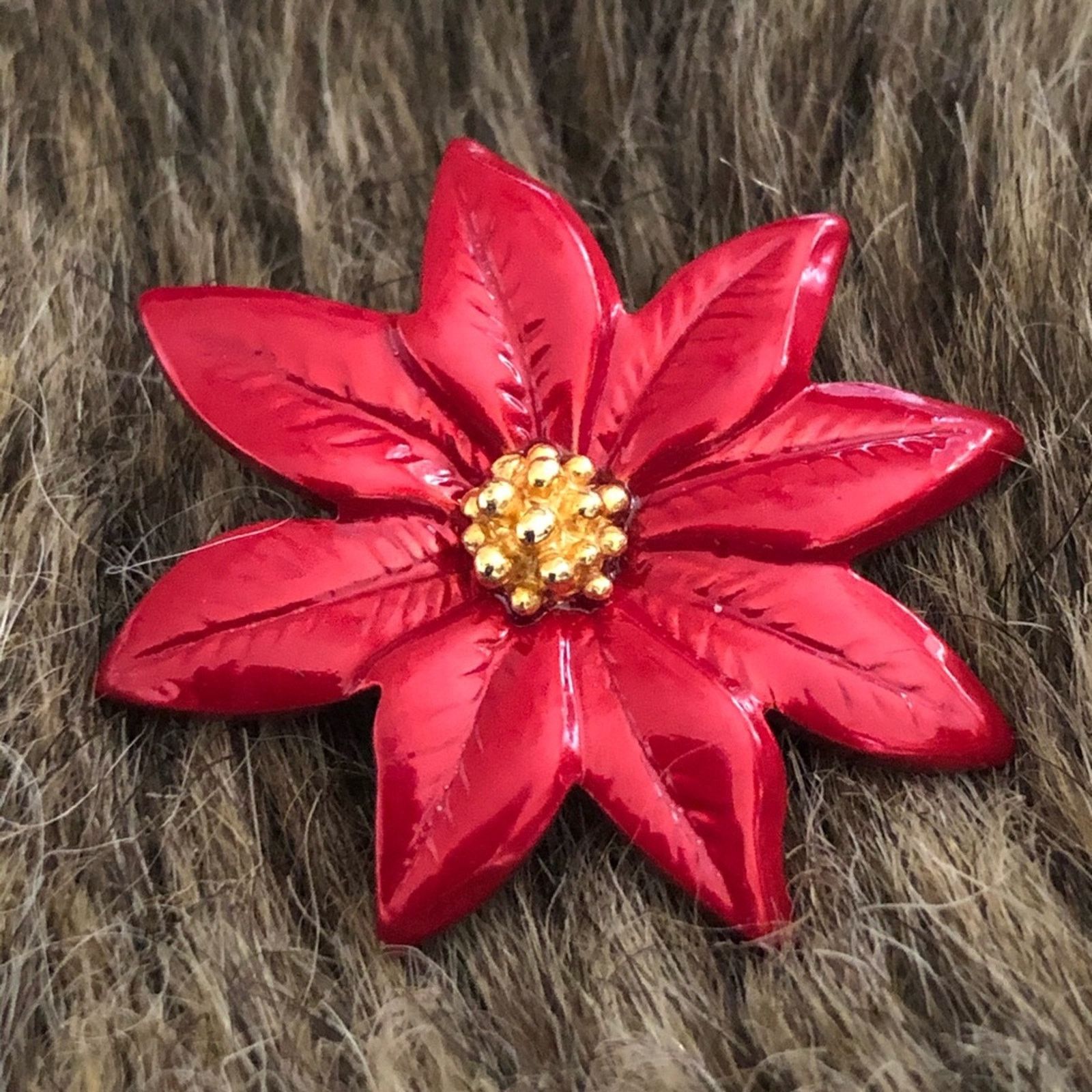 Vintage Vintage poinsettia painted metal Tac pin brooch Size ONE SIZE - 1 Thumbnail