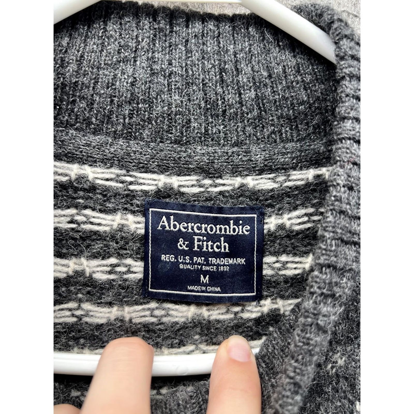 Abercrombie & Fitch Abercrombie & Fitch Sweater Mens M Gray 1/4 Zip Mock Neck Geometric Wool Size US M / EU 48-50 / 2 - 5 Thumbnail