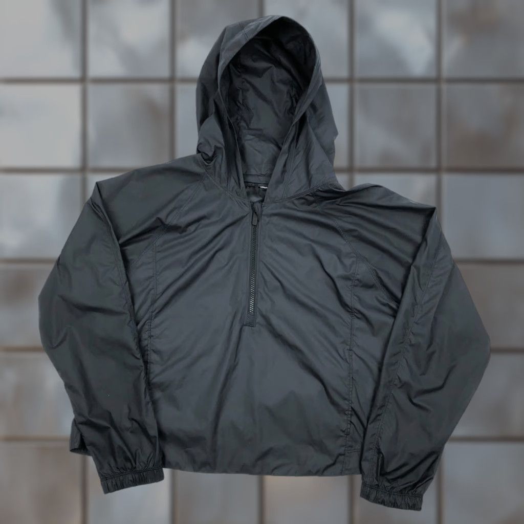 Lululemon Lululemon Jacket Womens 10 Black Lightweight Pullover Zip Activewear Running Yoga Athletic Spring Fall Winter Cropped Nylon Blended Fabric Size L / US 10 / IT 46 - 1 Thumbnail