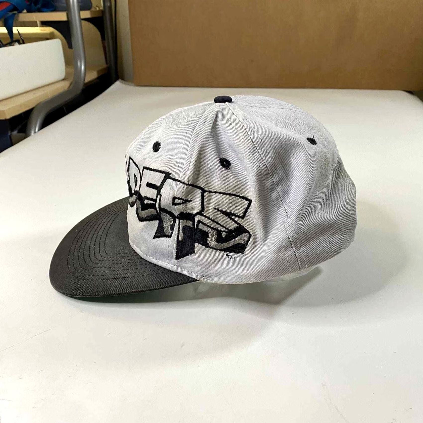 Vintage VINTAGE Raiders NFL Team Heroes Snapback Hat Grafitti Size ONE SIZE - 3 Thumbnail