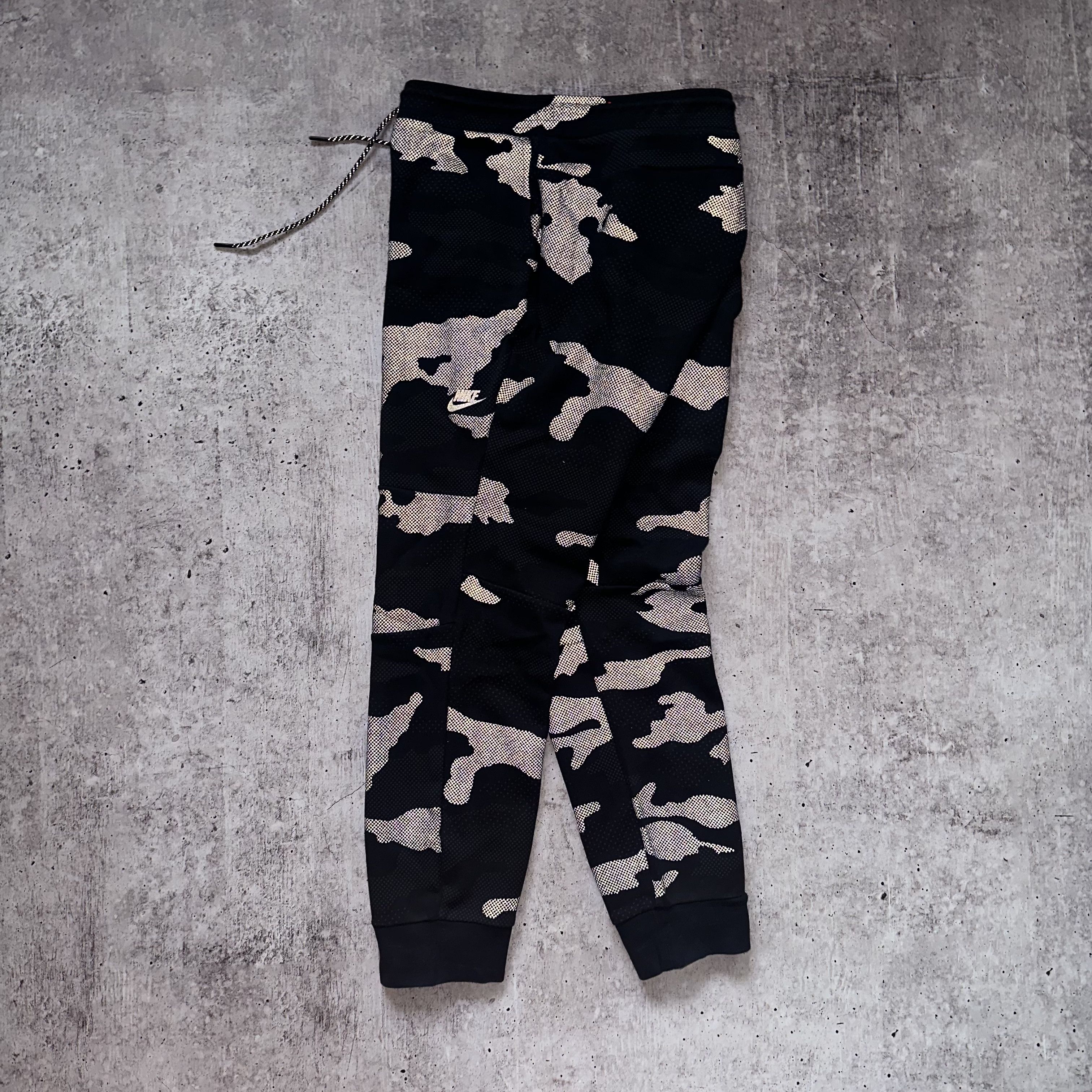 Nike Nike Reflective Black Camo Tech Fleece Pants Joggers Size US 38 / EU 54 - 5 Thumbnail