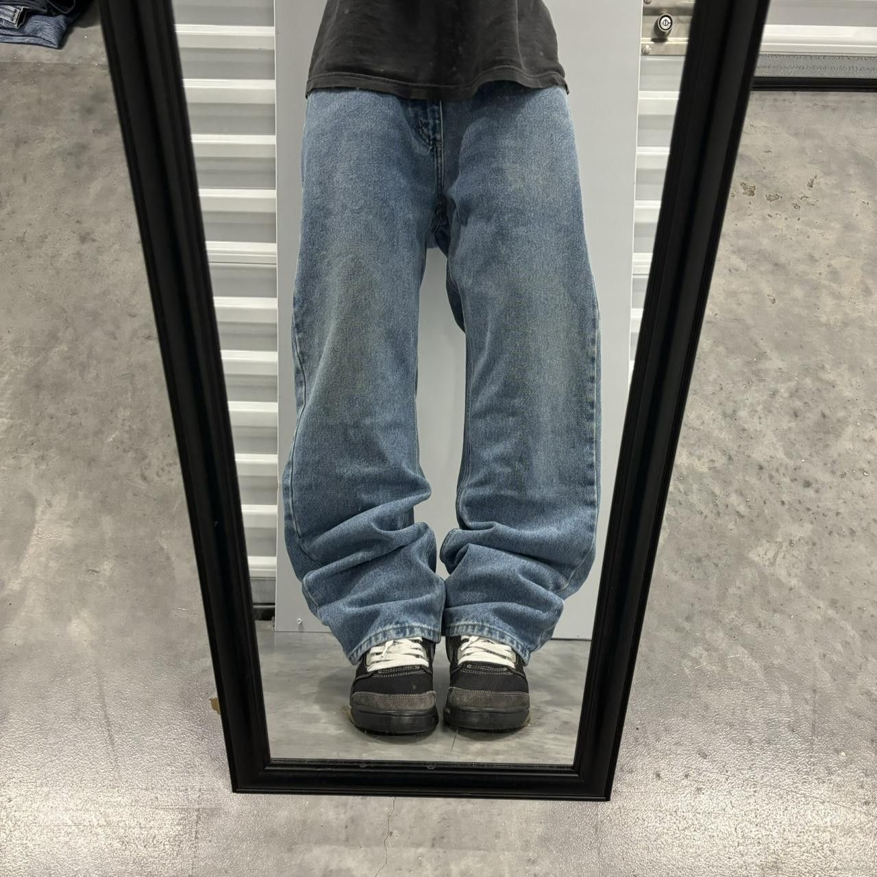 Carhartt × Vintage Crazy Vintage Y2K/2000s Medium Wash Carhartt Workwear Essential Denim Jeans! Size US 35 - 1 Thumbnail