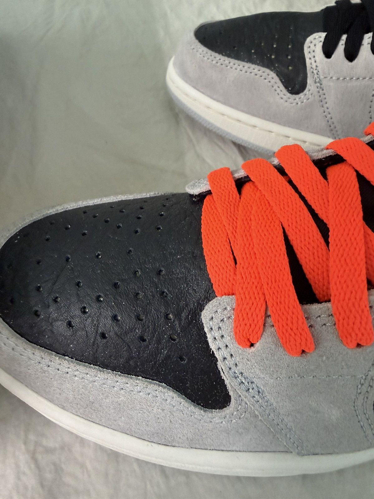 Nike Nike Jordan 1 High Hyper Crimson Neutral Grey spiderman Size US 9.5 / EU 42-43 - 17 Thumbnail