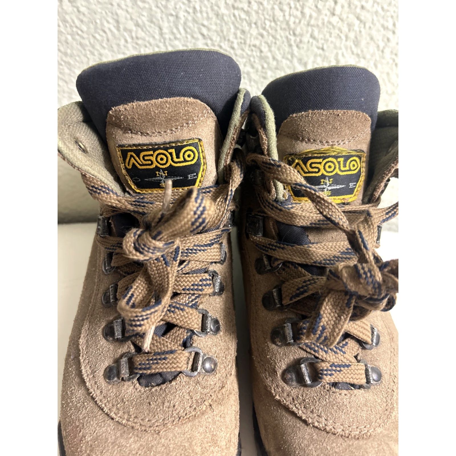 Vintage ASOLO Rainier MID Hiking Boots Womens Sz 6.5 Nubuck Leather Vibram Sole Ankle Lace Up Round Toe Brown Boots Ladies Size US 7 / IT 37 - 7 Thumbnail