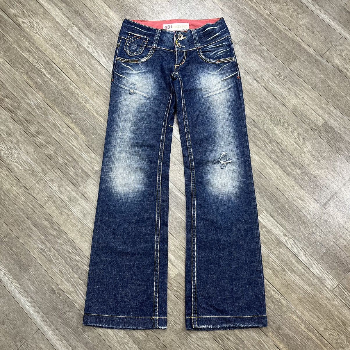 If Six Was Nine × Japanese Brand × Le Grande Bleu (L.G.B.) RedPepper Embroidered Distressed Flared Denim Jeans Bootcut Size 26" / US 2 / IT 38 - 1 Thumbnail