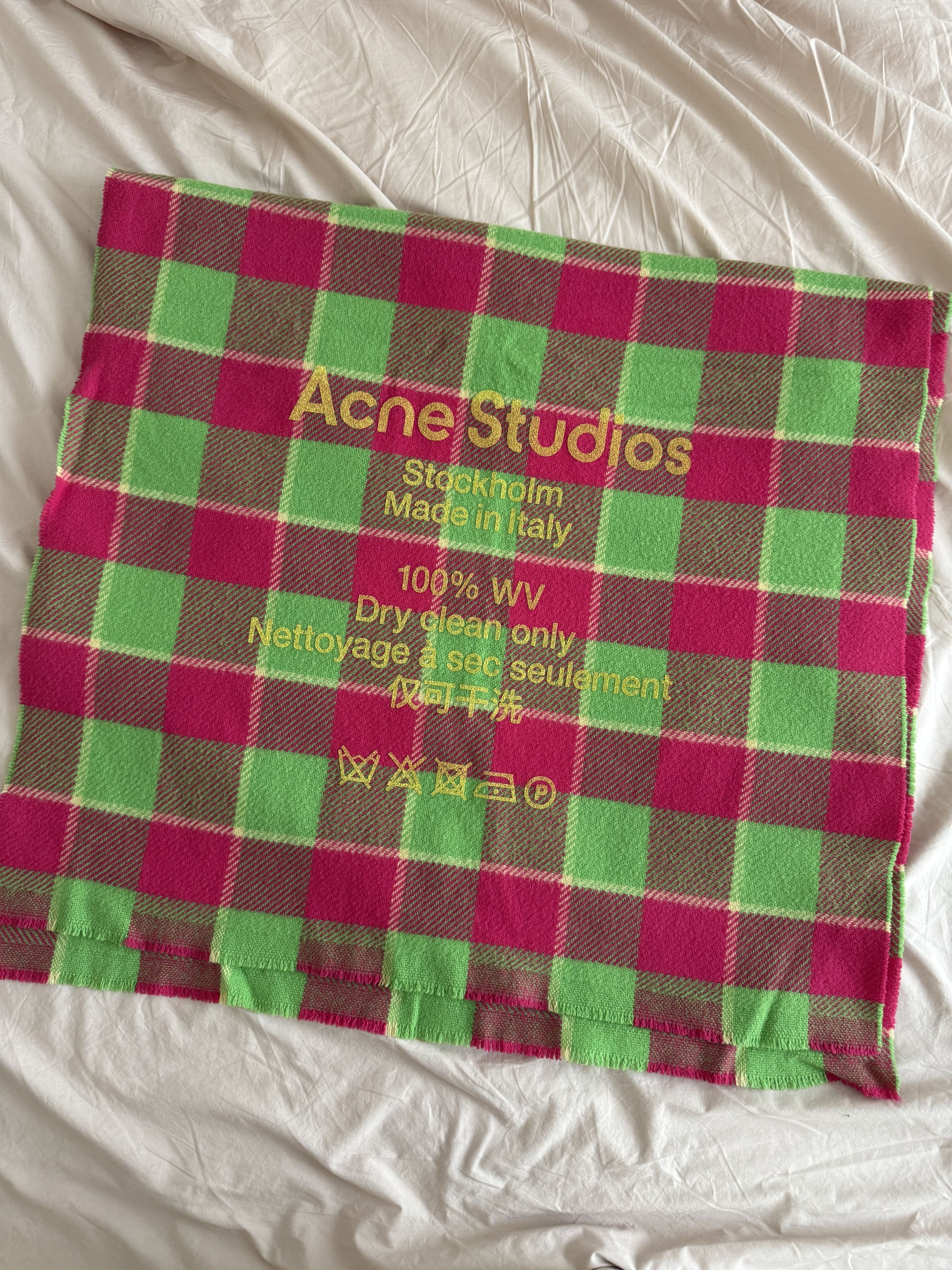 Acne Studios Acne Studios Oversized Tartan Wool Scarf Size ONE SIZE - 1 Thumbnail