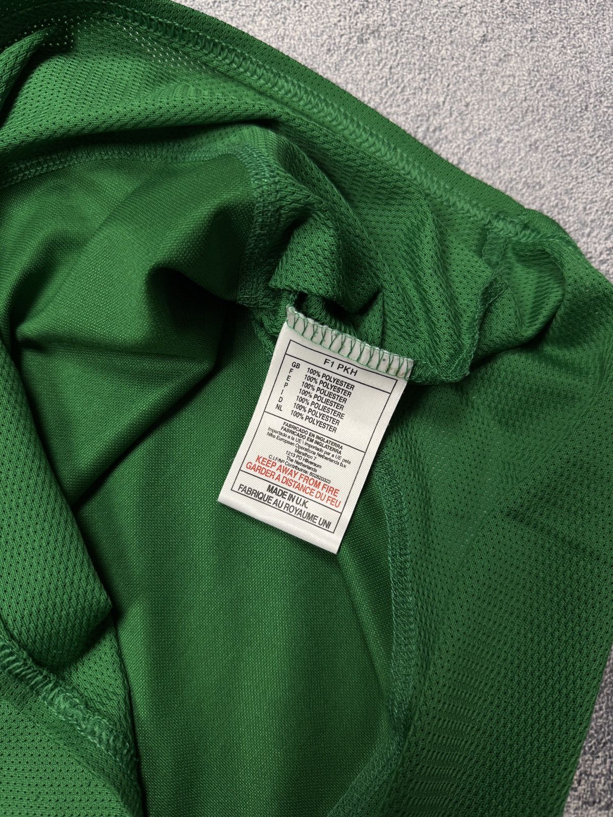 Nike Tirol Innsbruck Nike #9Gelewich vintage soccer shirt Size US XS / EU 42 / 0 - 10 Thumbnail