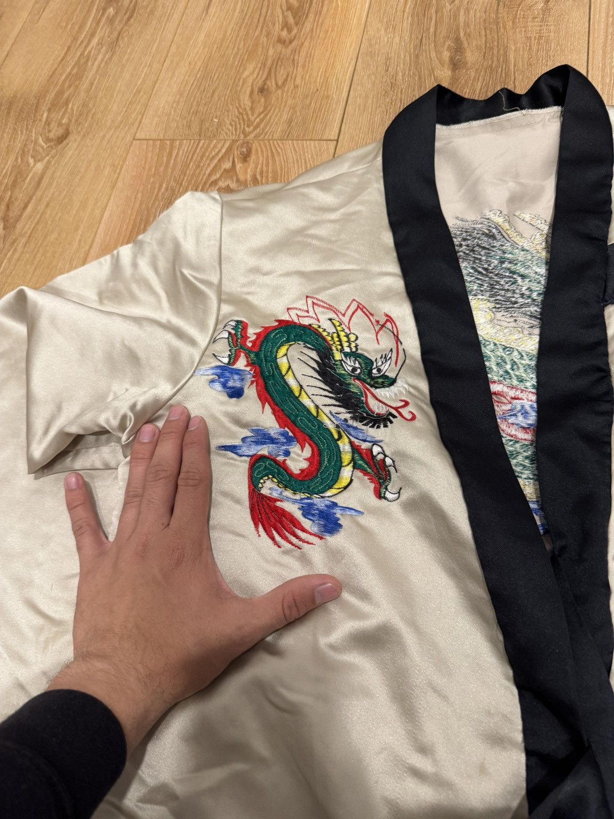 Japanese Brand 🐲 VINTAGE DRAGON ROBES🐲 Size US M / EU 48-50 / 2 - 10 Thumbnail