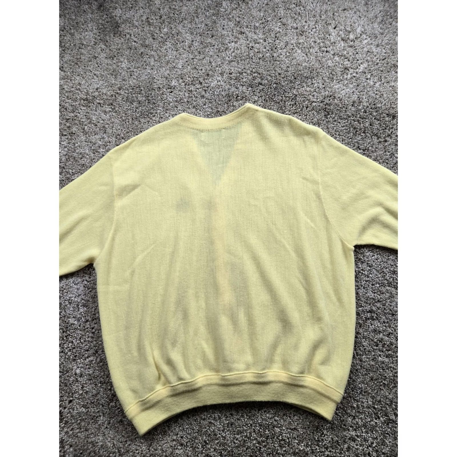 Izod VINTAGE IZOD Sweater Cardigan Mens XL Yellow USA Crest Logo 80s Acrylic Knit V-Neck Long Sleeve Button Size US XL / EU 56 / 4 - 7 Thumbnail