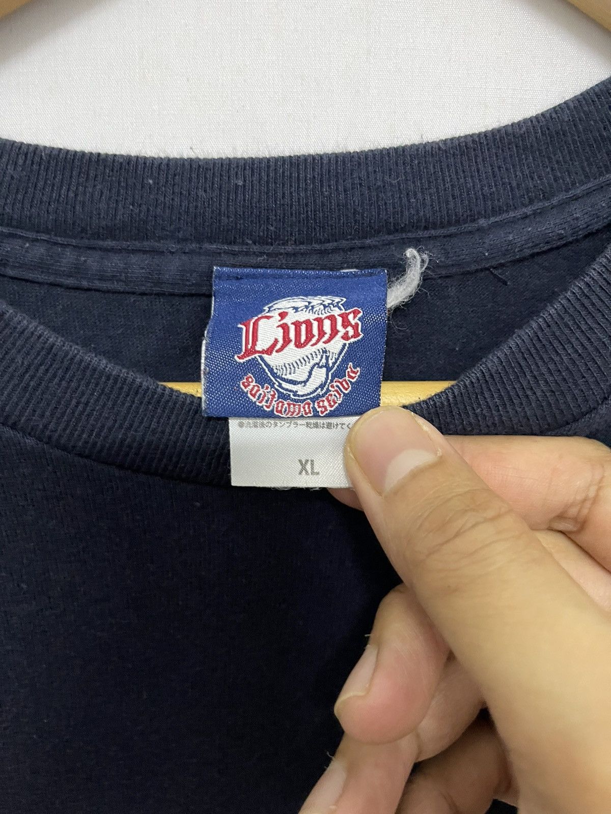 Japanese Brand Lions Saitama Seibu Logo T-shirt Navy Size US L / EU 52-54 / 3 - 5 Thumbnail