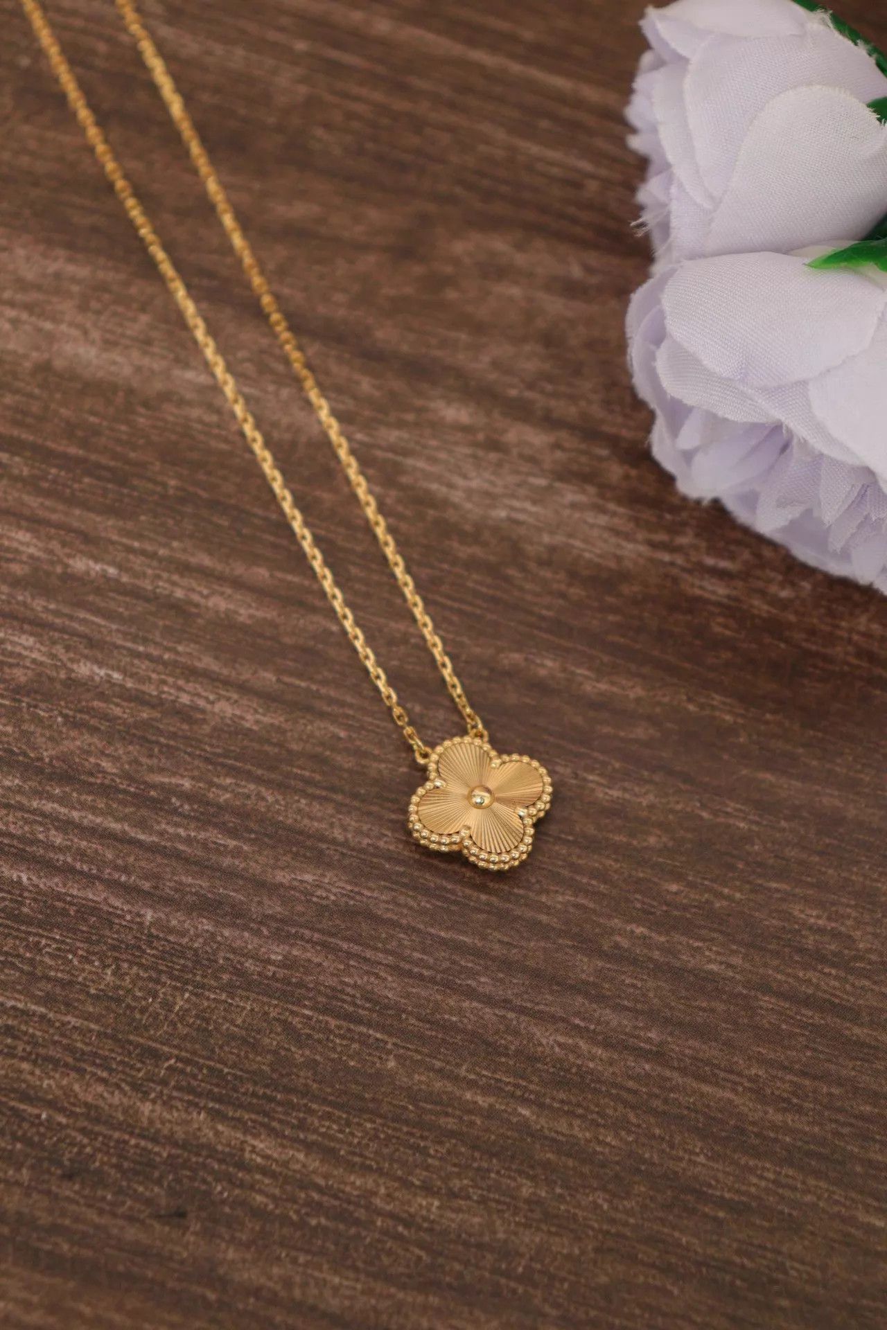 Van Cleef & Arpels Van Cleef & Arpels 18K Gold Laser Medallion 41cm Necklace Size ONE SIZE - 4 Thumbnail