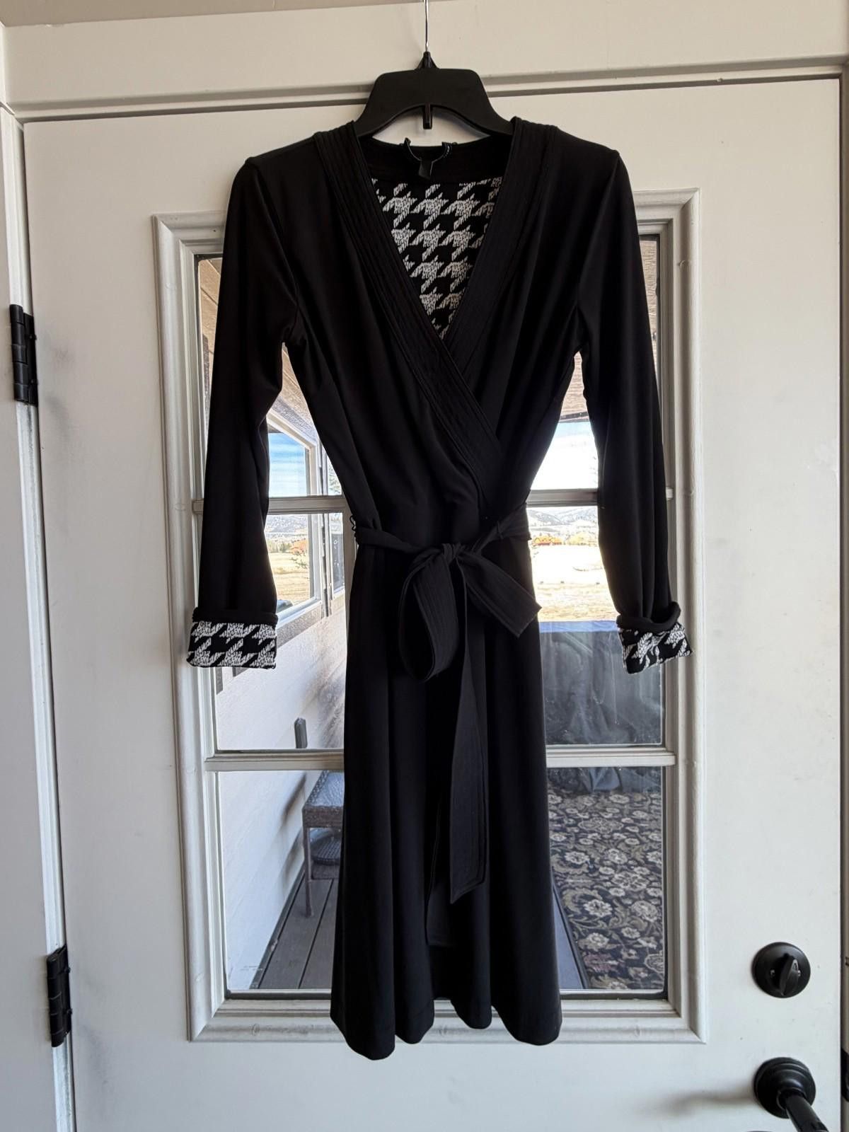 Other WHBM Bold Houndstooth Reversible Faux Wrap Belted Dress 6 Size M / US 6-8 / IT 42-44 - 10 Thumbnail