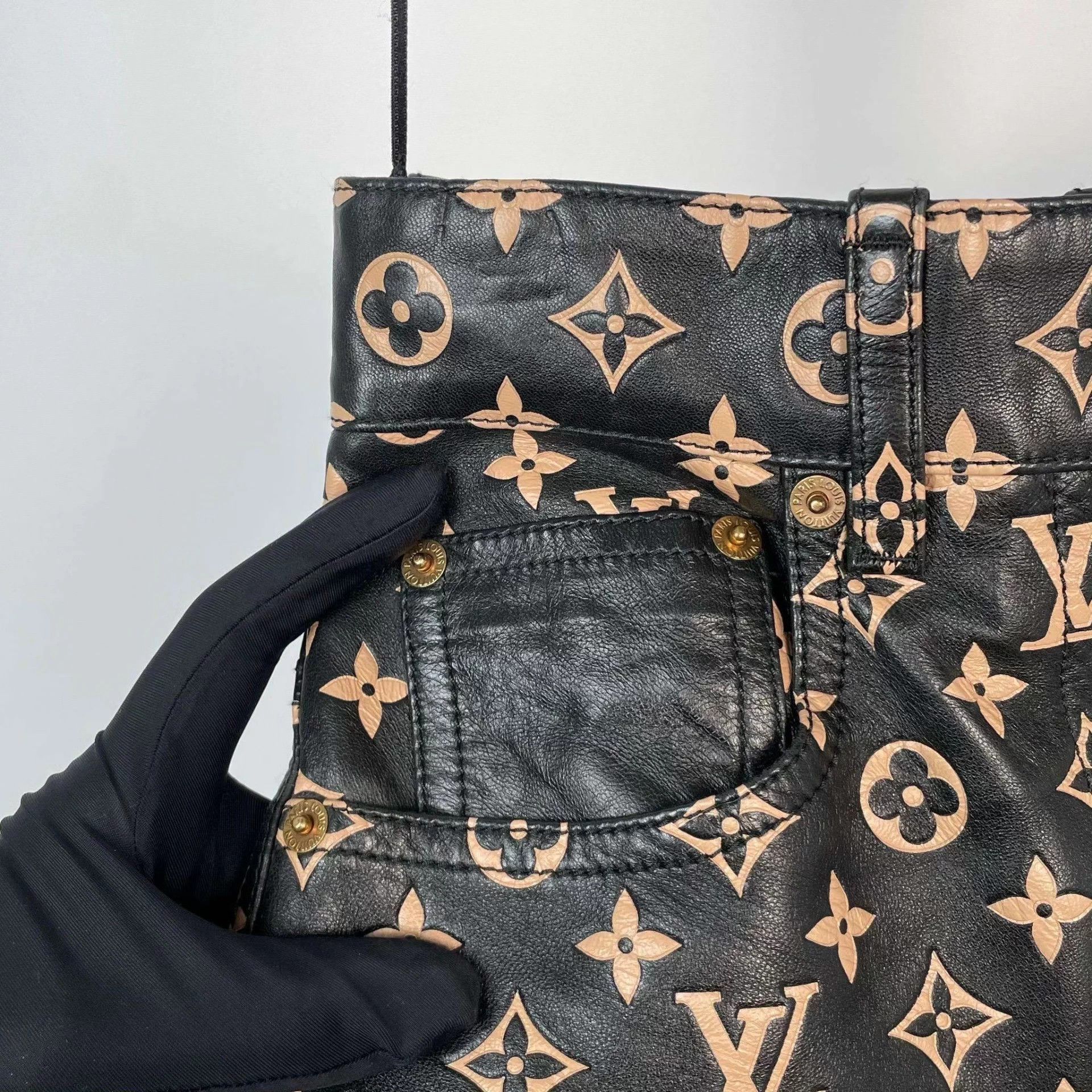 Louis Vuitton LV Monogram Lambskin Black Skirt 34 Size 25" / US 0 / IT 36 - 8 Thumbnail
