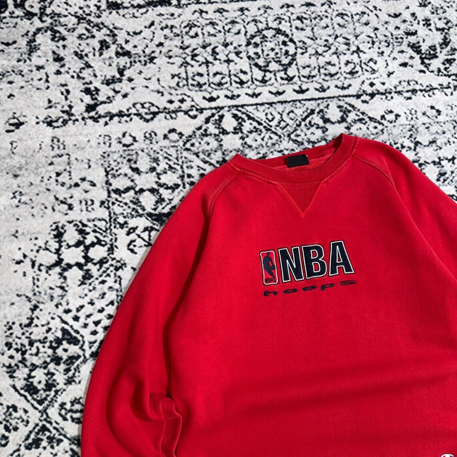Champion × Vintage Champion Red Cotton Crewneck Size M NBA 90s Jordan T-Shirt Size US M / EU 48-50 / 2 - 4 Thumbnail