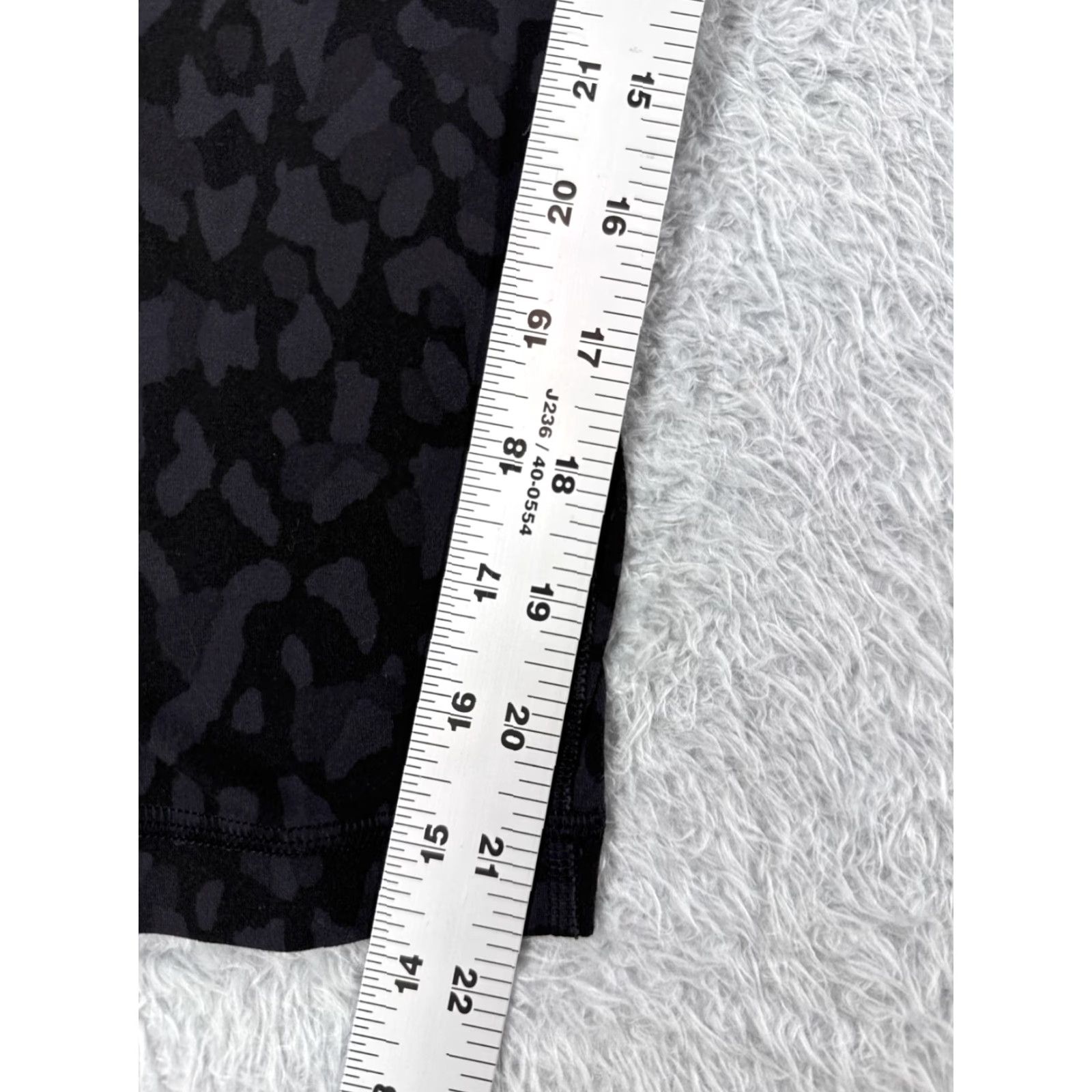 Lululemon Lululemon Align Pants Womens 10 Black Gray Camo Crop 21" Gym Yoga Casual W6AVIS Size 32" / US 10 / IT 46 - 6 Thumbnail