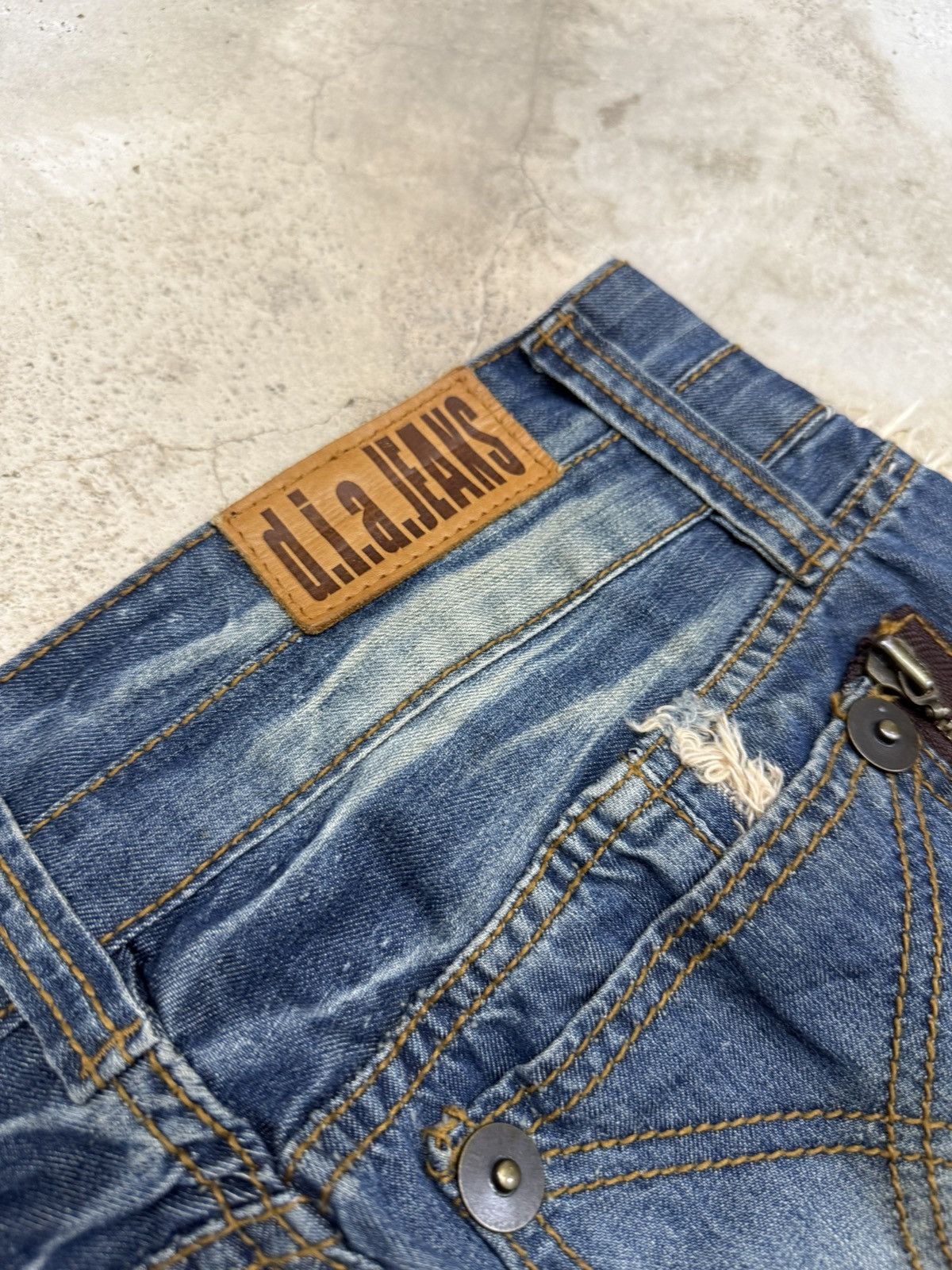 Japanese Brand d.i.a. jeans LGB Style Flare Unisex Denim Pants Size US 28 / EU 44 - 17 Thumbnail