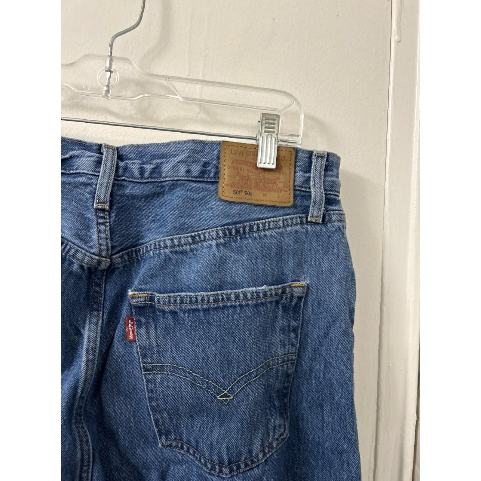 Levi's VINTAGE Levi's 501 Jeans Mens 31x30 Blue Big E Original Fit Straight Button Fly 90s Retro USA Mens Size US 31 - 7 Thumbnail
