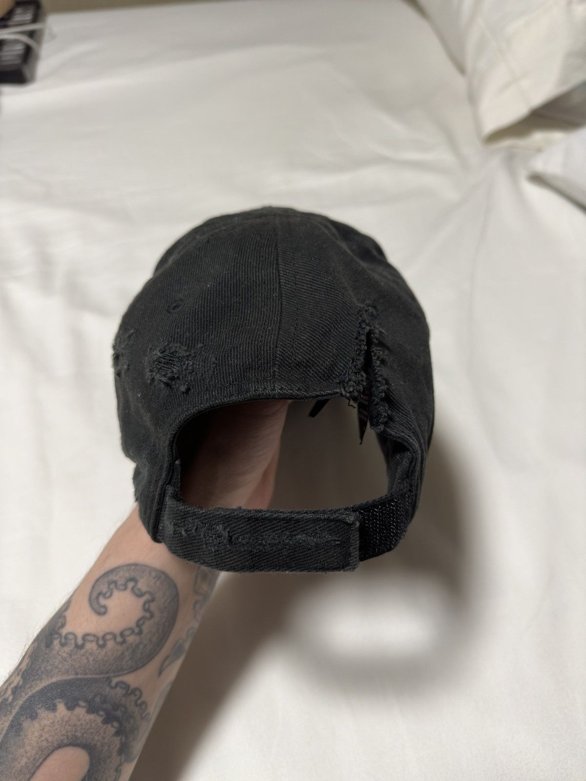 Balenciaga Balenciaga BB Laurel destroyed piercing cap Size ONE SIZE - 3 Thumbnail
